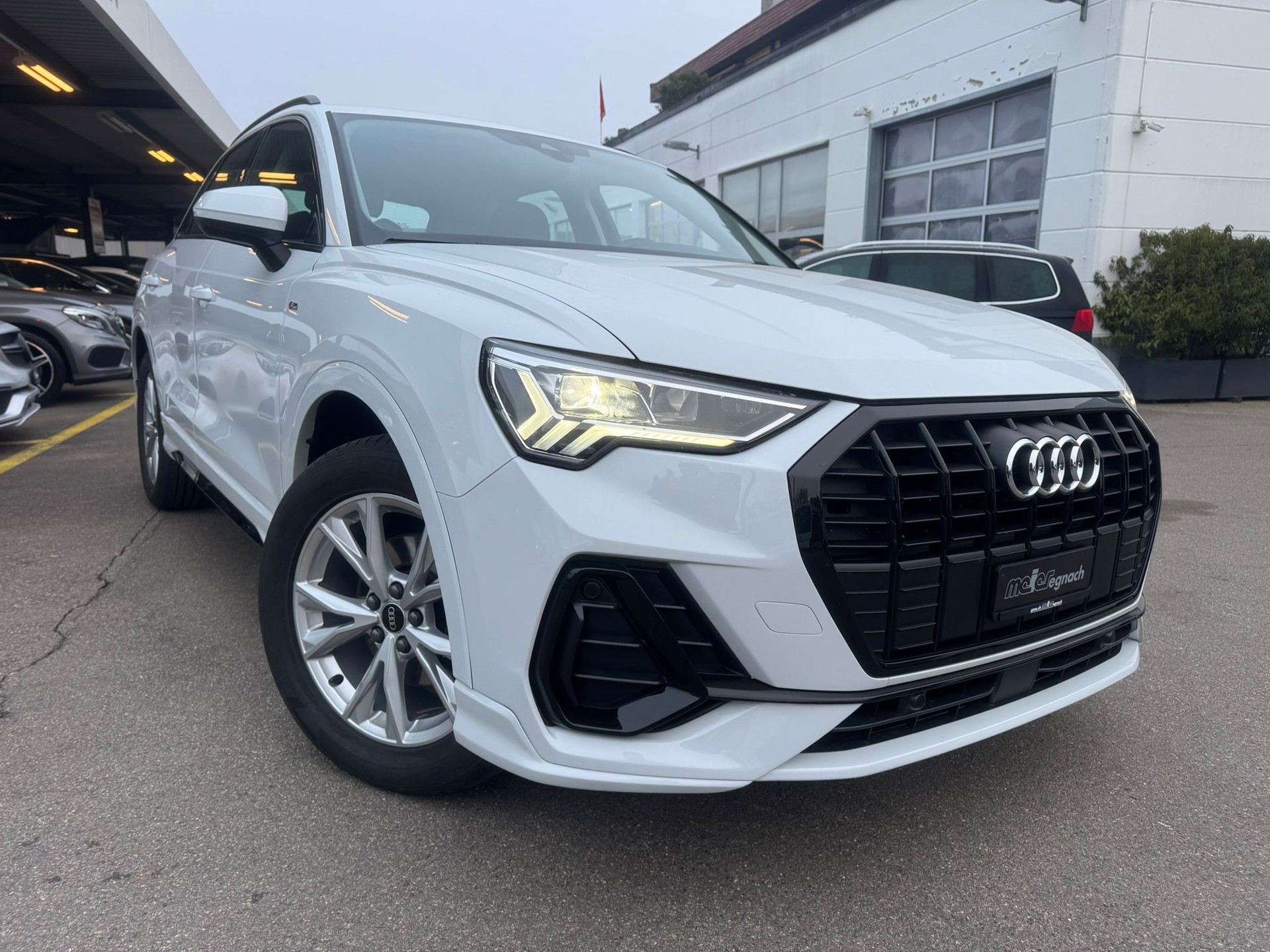 AUDI Q3 35 TFSI S line Attraction S-tronic-image-1