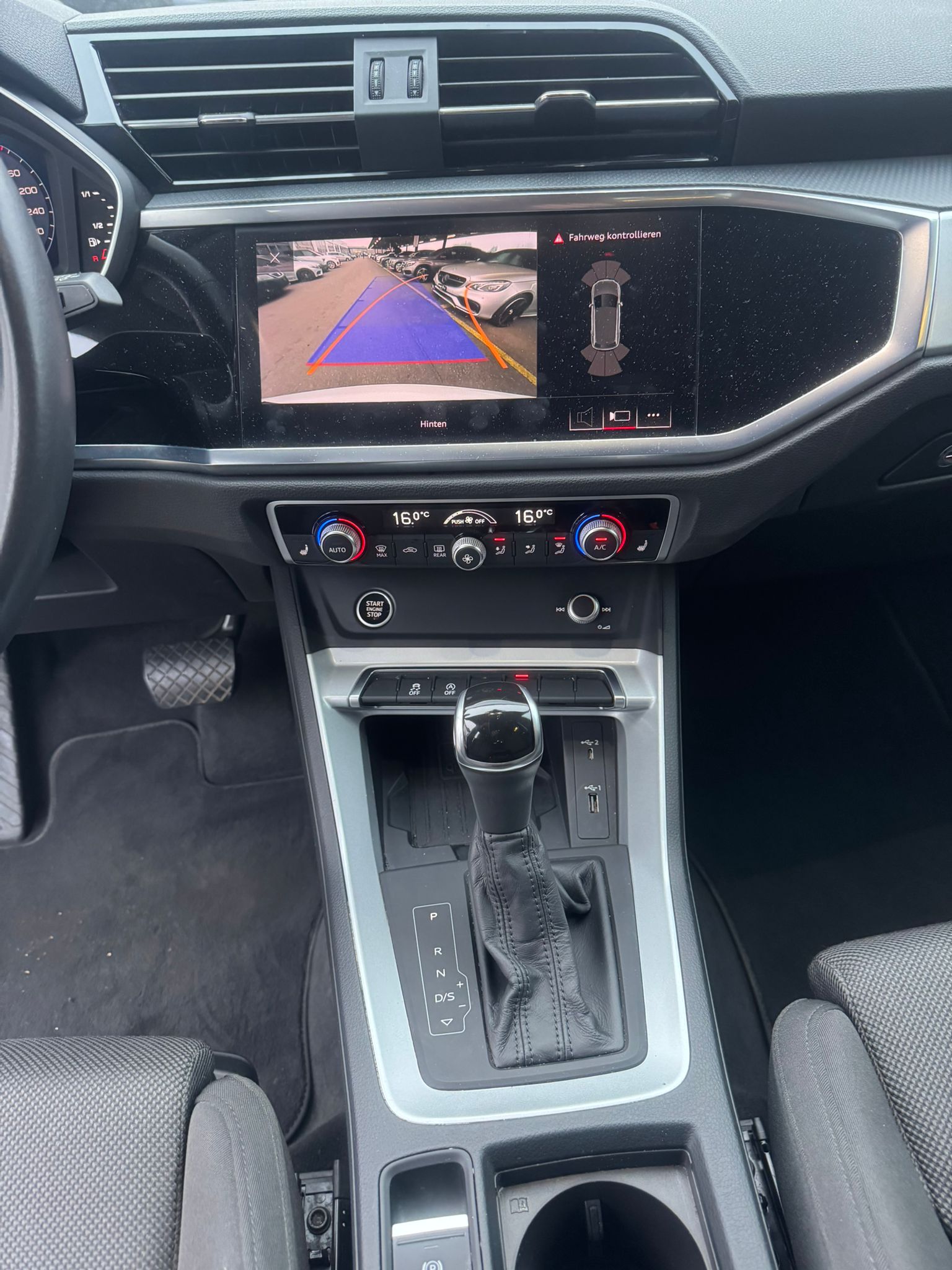 AUDI Q3 35 TFSI S line Attraction S-tronic-image-14