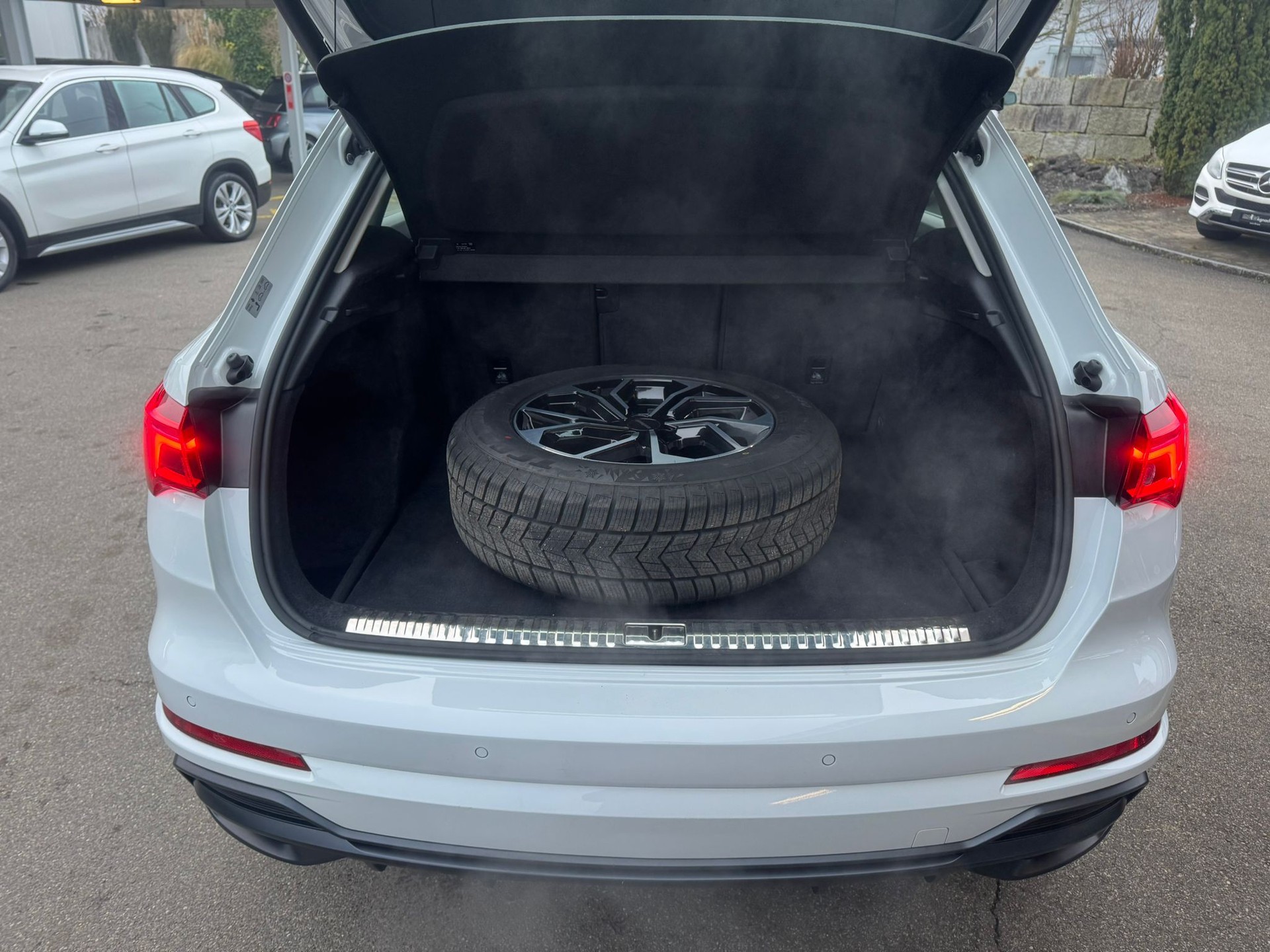 AUDI Q3 35 TFSI S line Attraction S-tronic-image-8
