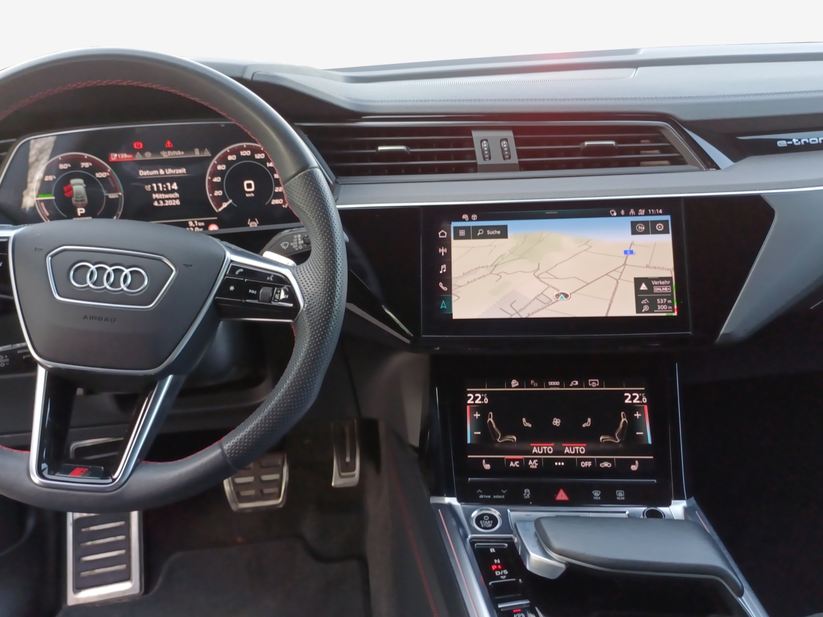 AUDI Q8 Sportback 55 e-tron Black Edition quattro-image-9