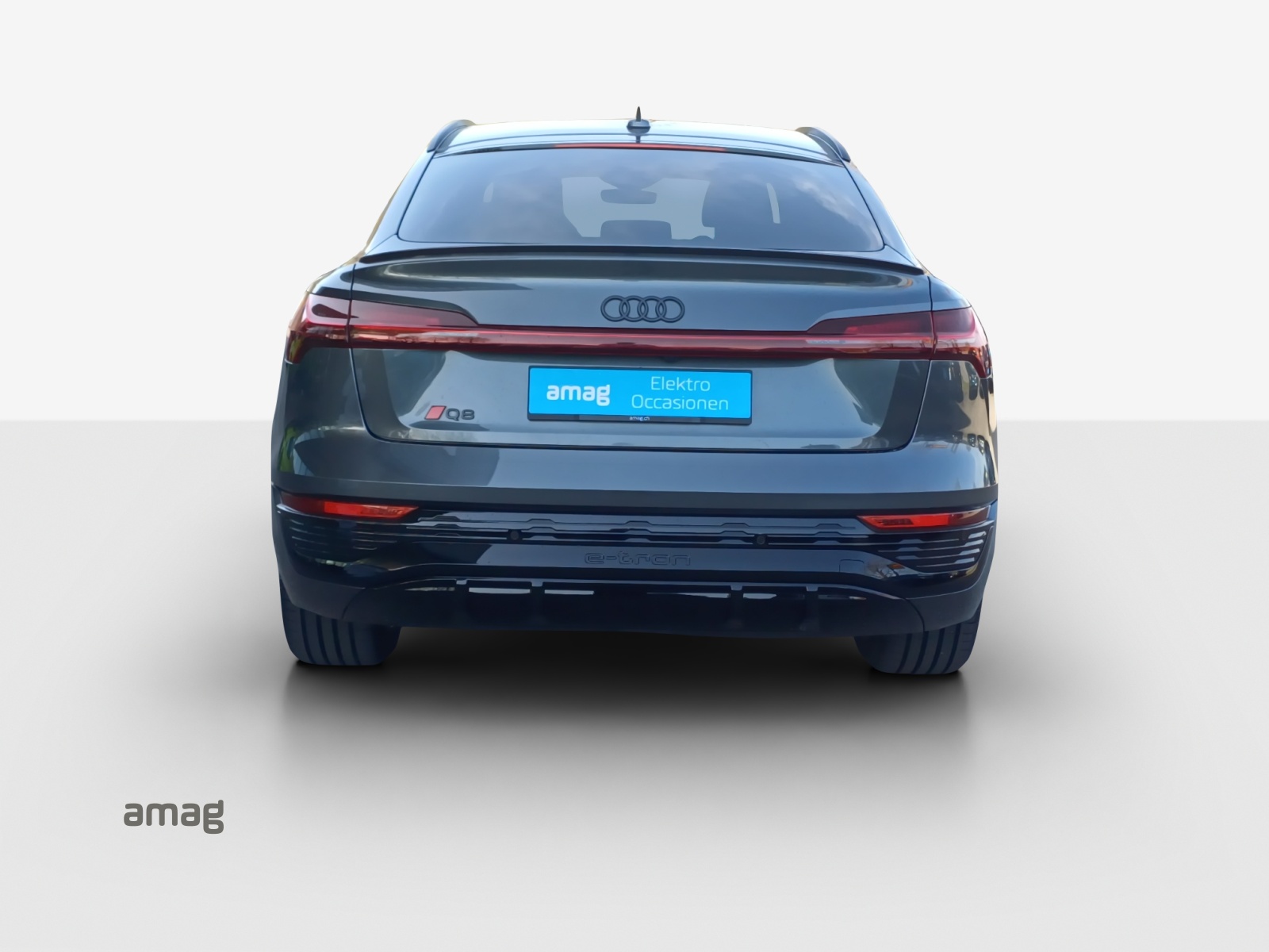 AUDI Q8 Sportback 55 e-tron Black Edition quattro-image-4