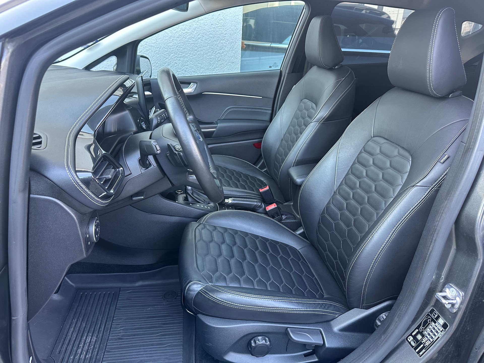 FORD Fiesta 1.0 SCTi Vignale Automat-image-8
