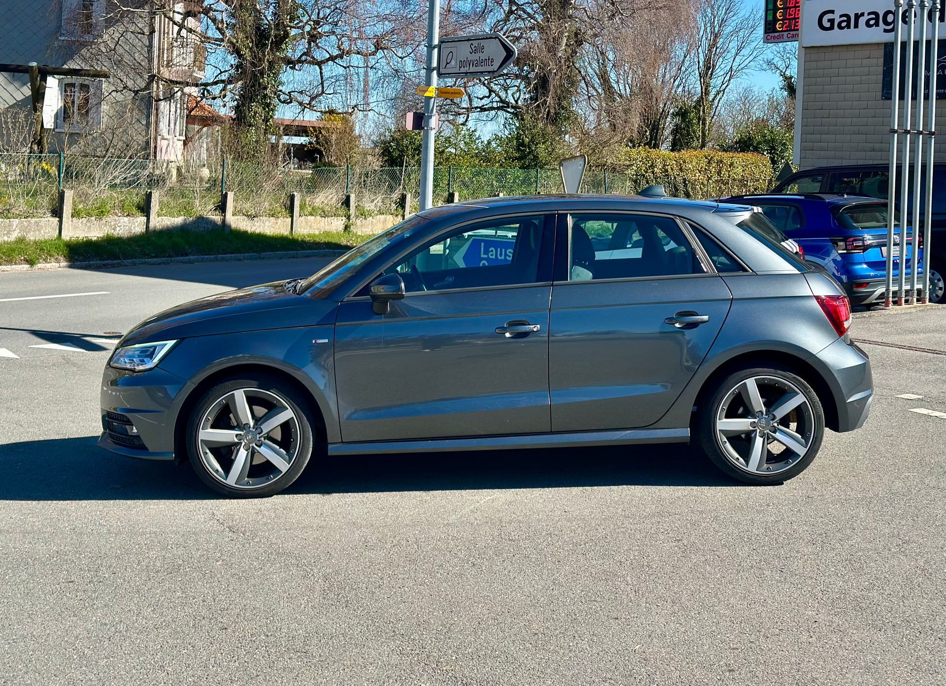 AUDI A1 Sportback 1.4 TFSI S-LINE Sport S-tronic-image-5
