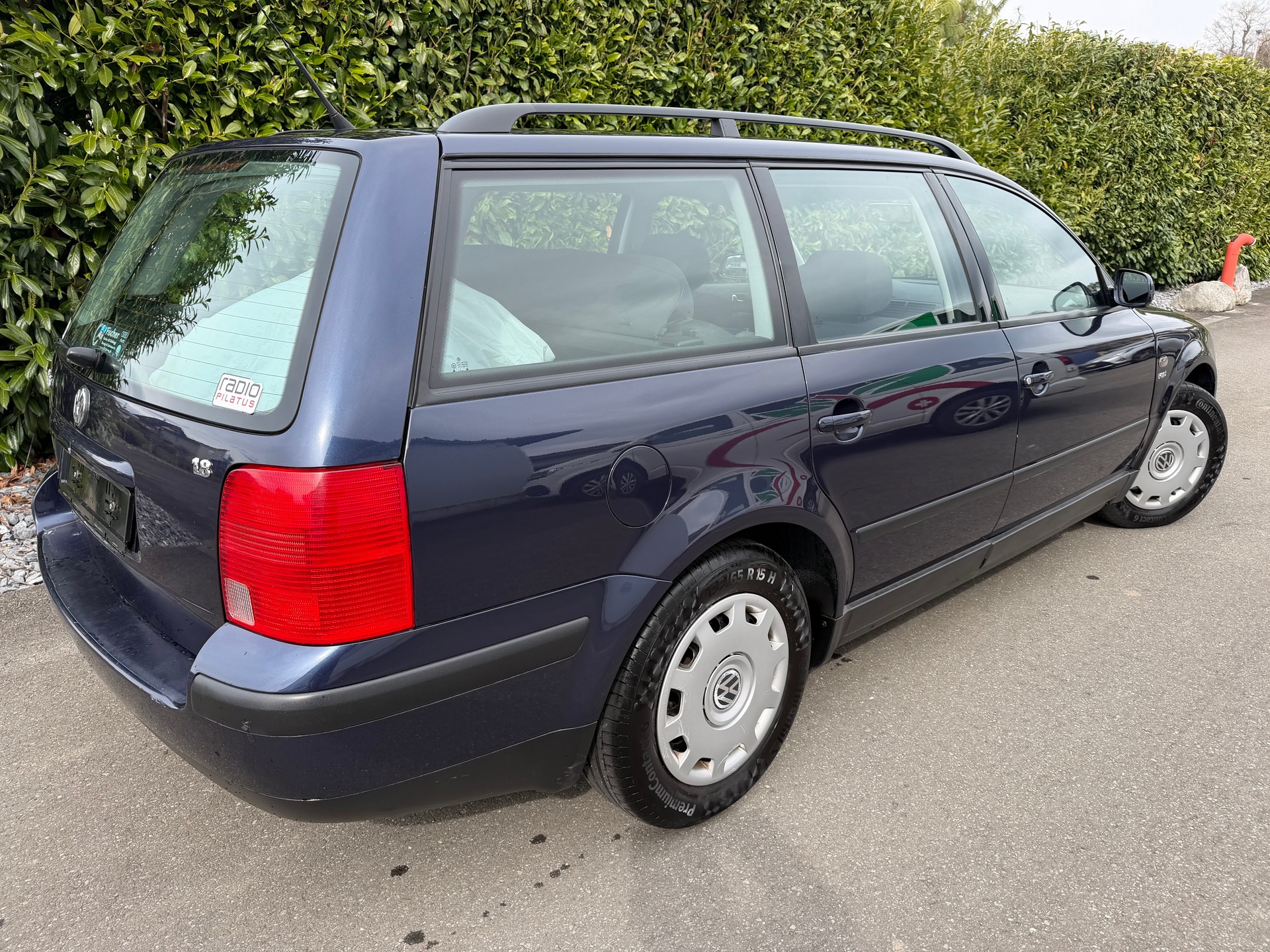 VW Passat Variant 1.8 Comfortline Automat-image-3