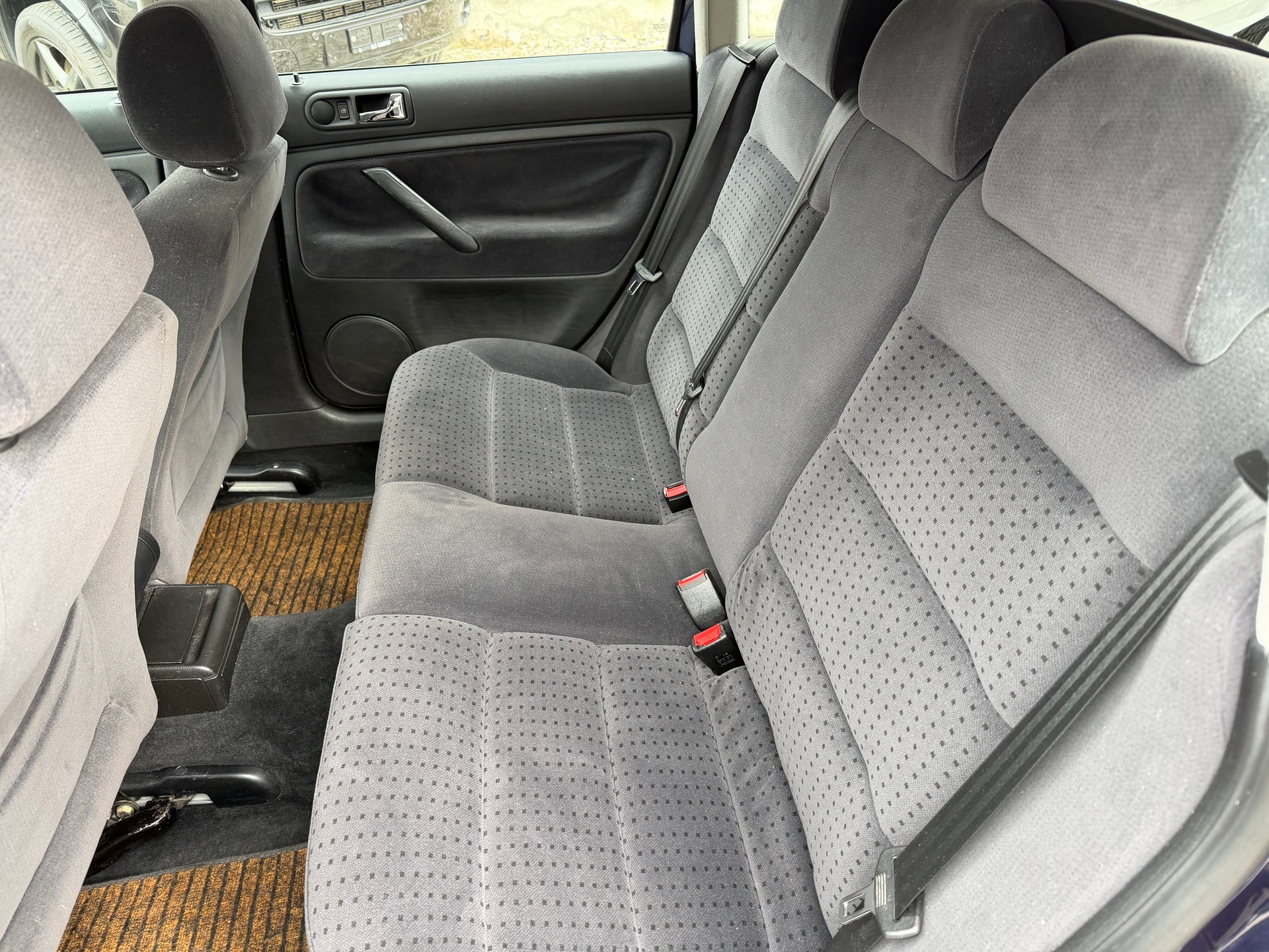 VW Passat Variant 1.8 Comfortline Automat-image-7
