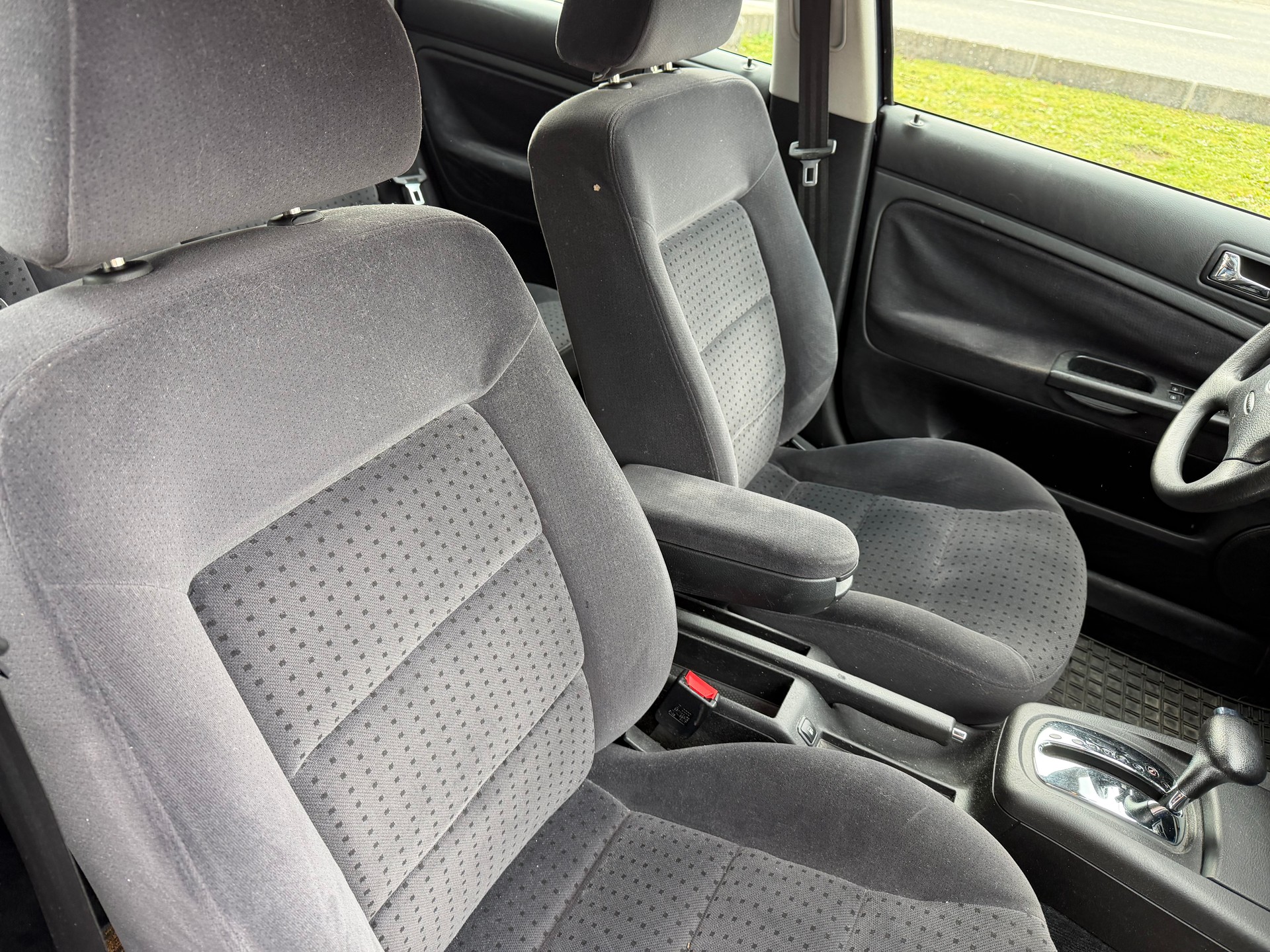 VW Passat Variant 1.8 Comfortline Automat-image-6