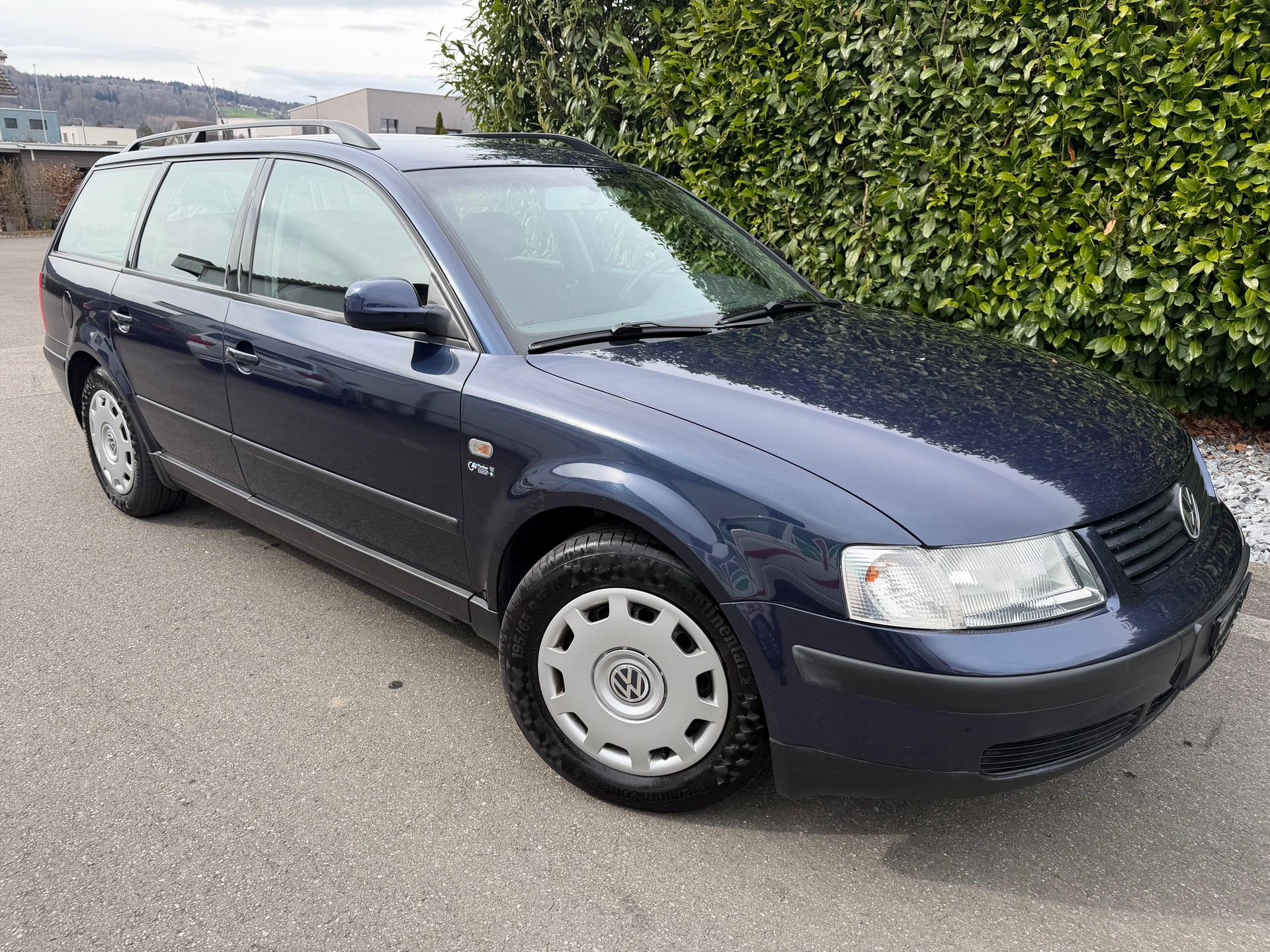 VW Passat Variant 1.8 Comfortline Automat-image-1