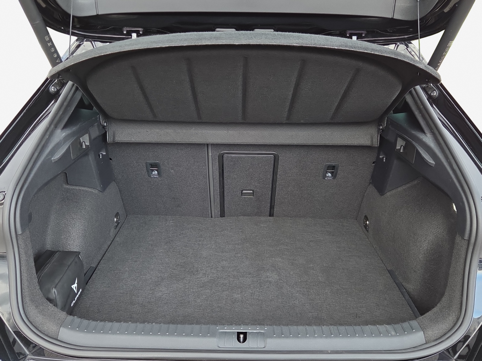 CUPRA Formentor 1.5 e-HYBRID pHEV VZ DSG-image-12