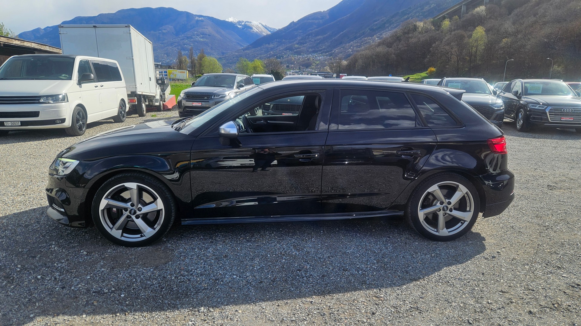 AUDI S3 Sportback 2.0 TFSI quattro S-tronic-image-2