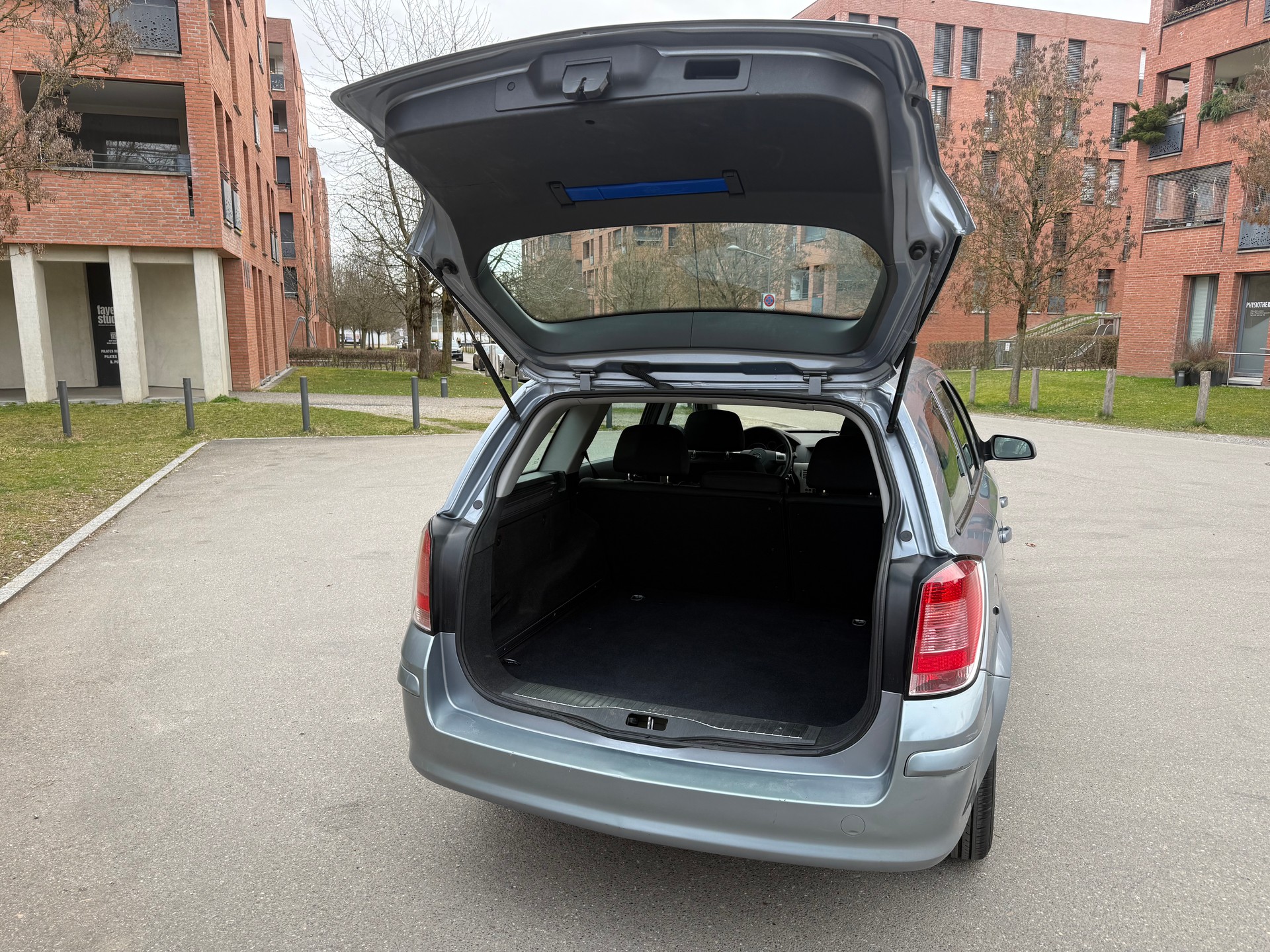 Tappetino Bagagliaio Per Opel Astra H Caravan (2004-2010) – In Velluto Nero, Antiscivolo, Su Misura