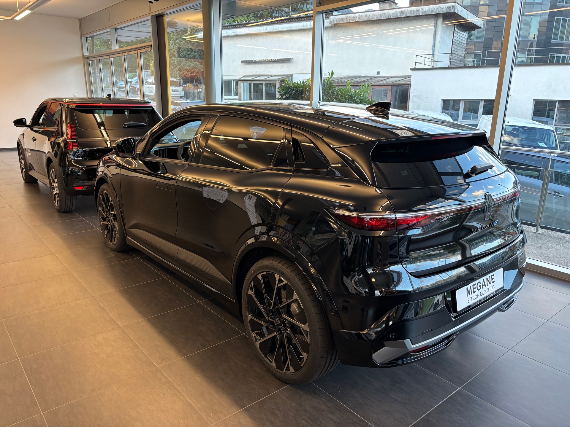 RENAULT Mégane E-TECH EV60 Esprit Alpine-image-1