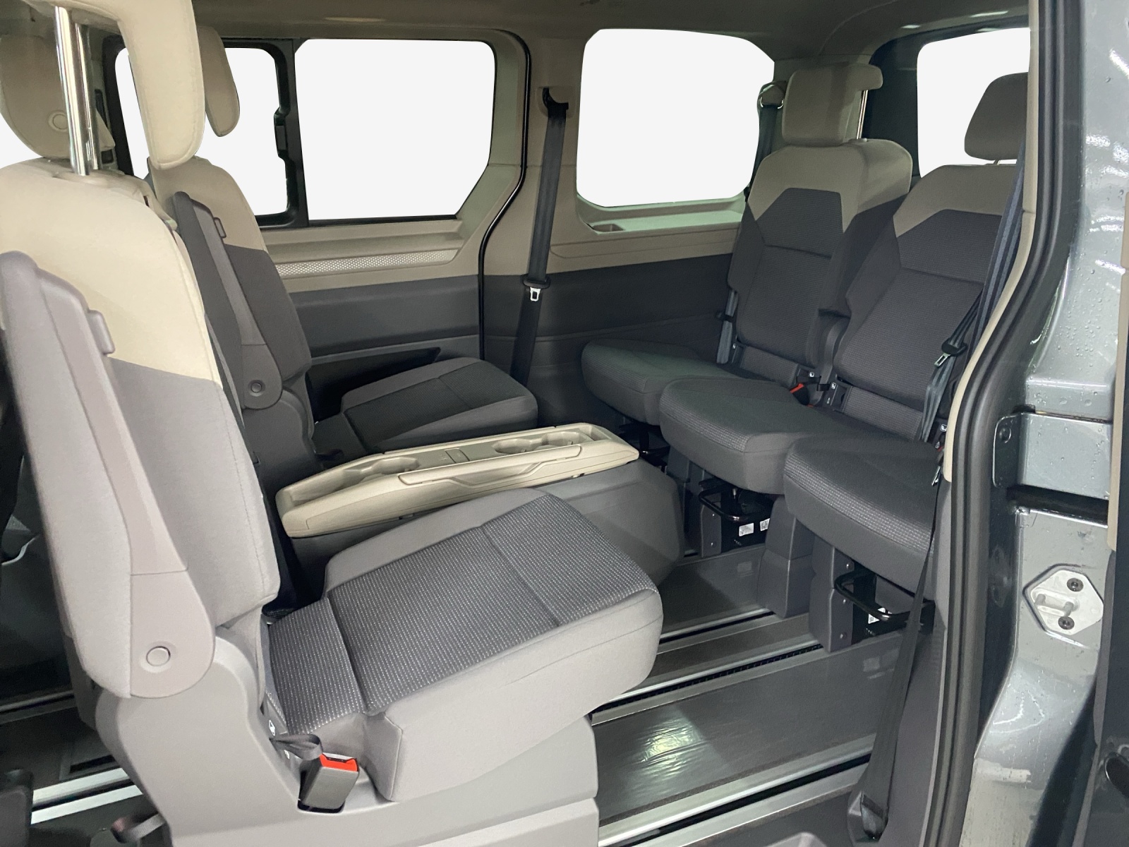 VW Multivan 2.0 TDI Liberty DSG-image-11
