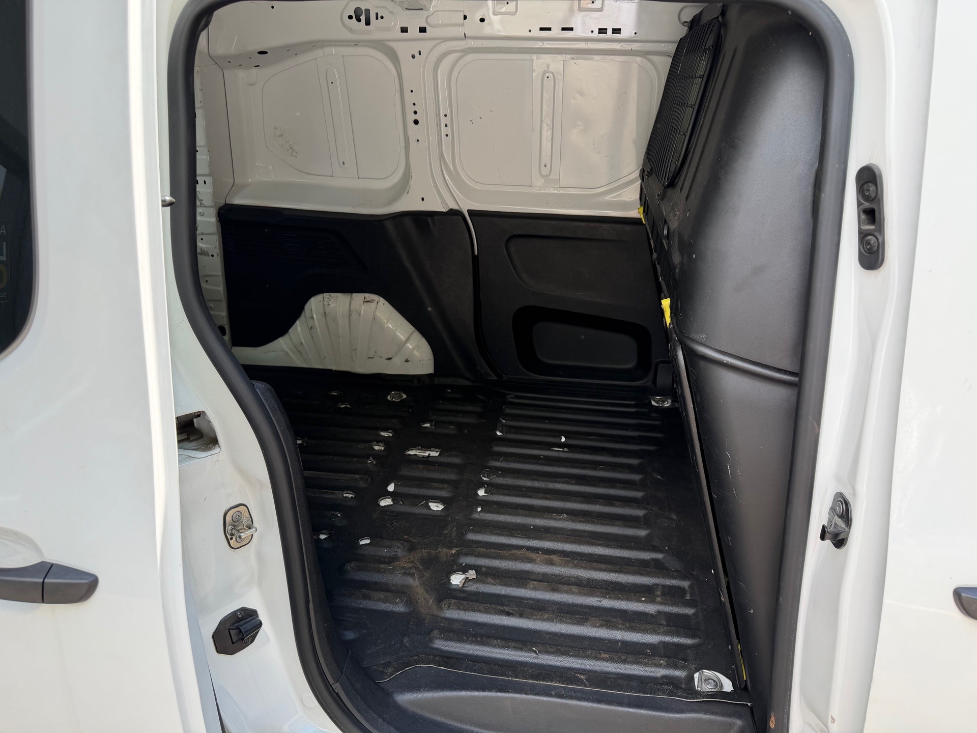 CITROEN e-Berlingo Van Swiss Edition 1000kg-image-11