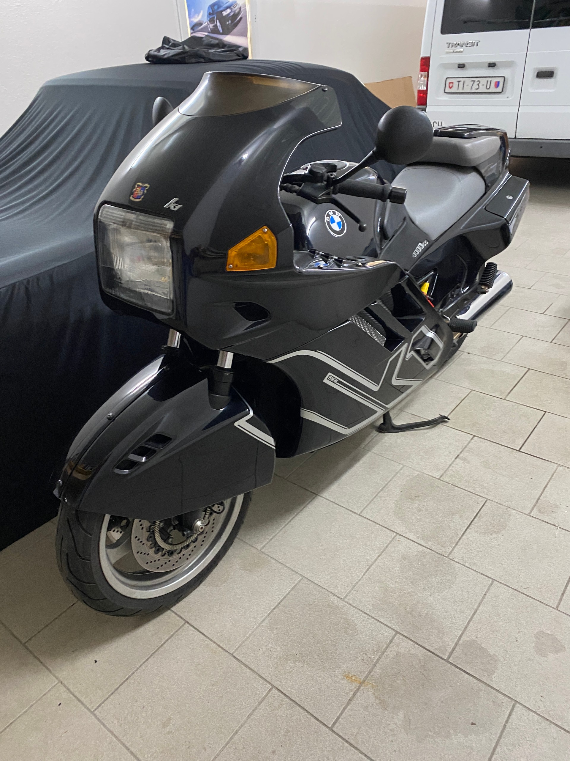 BMW K 1-image-1