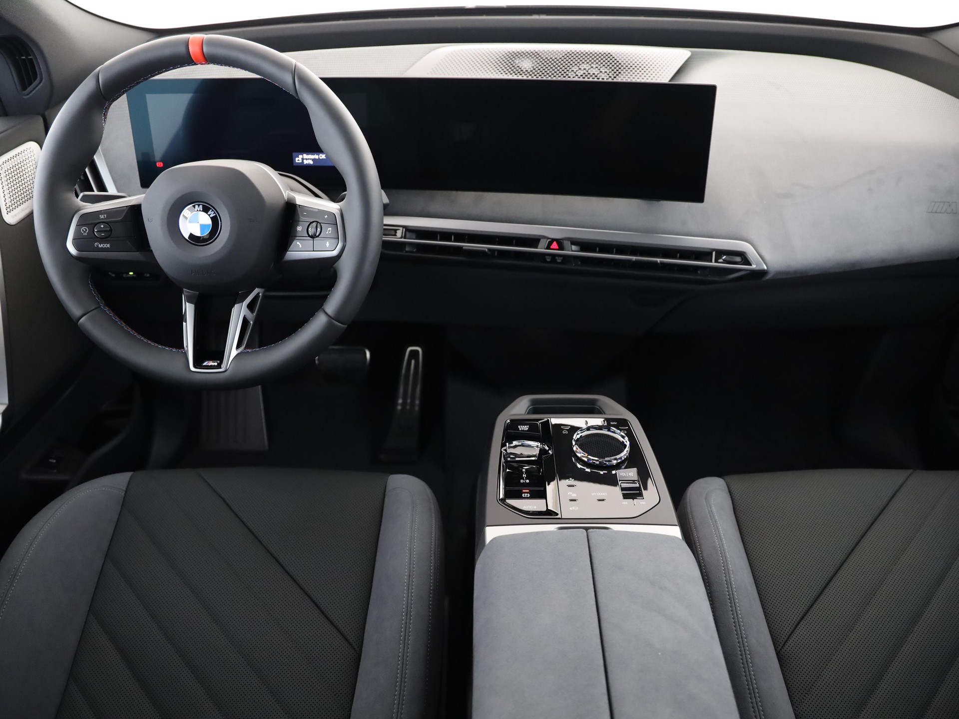 BMW iX M70-image-18
