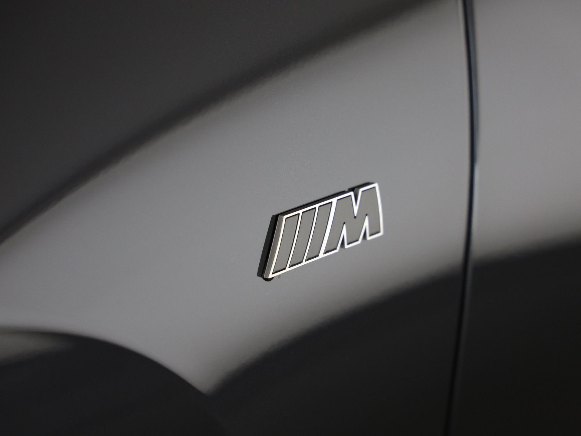 BMW iX M70-image-6