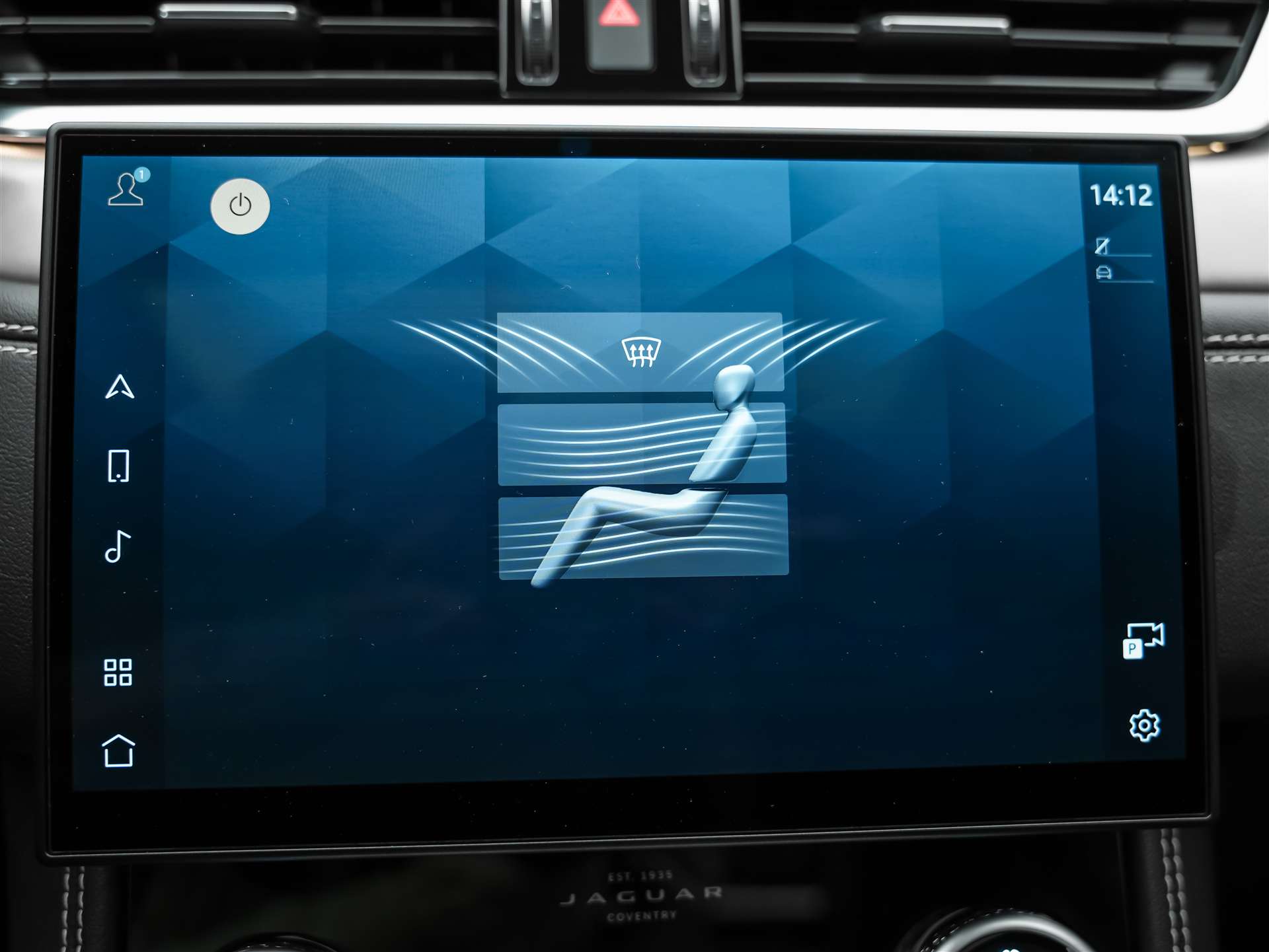 JAGUAR F-Pace 3.0 D I6 R-Dynamic SE AWD *Facelift*Panorama*Head-Up*-image-32