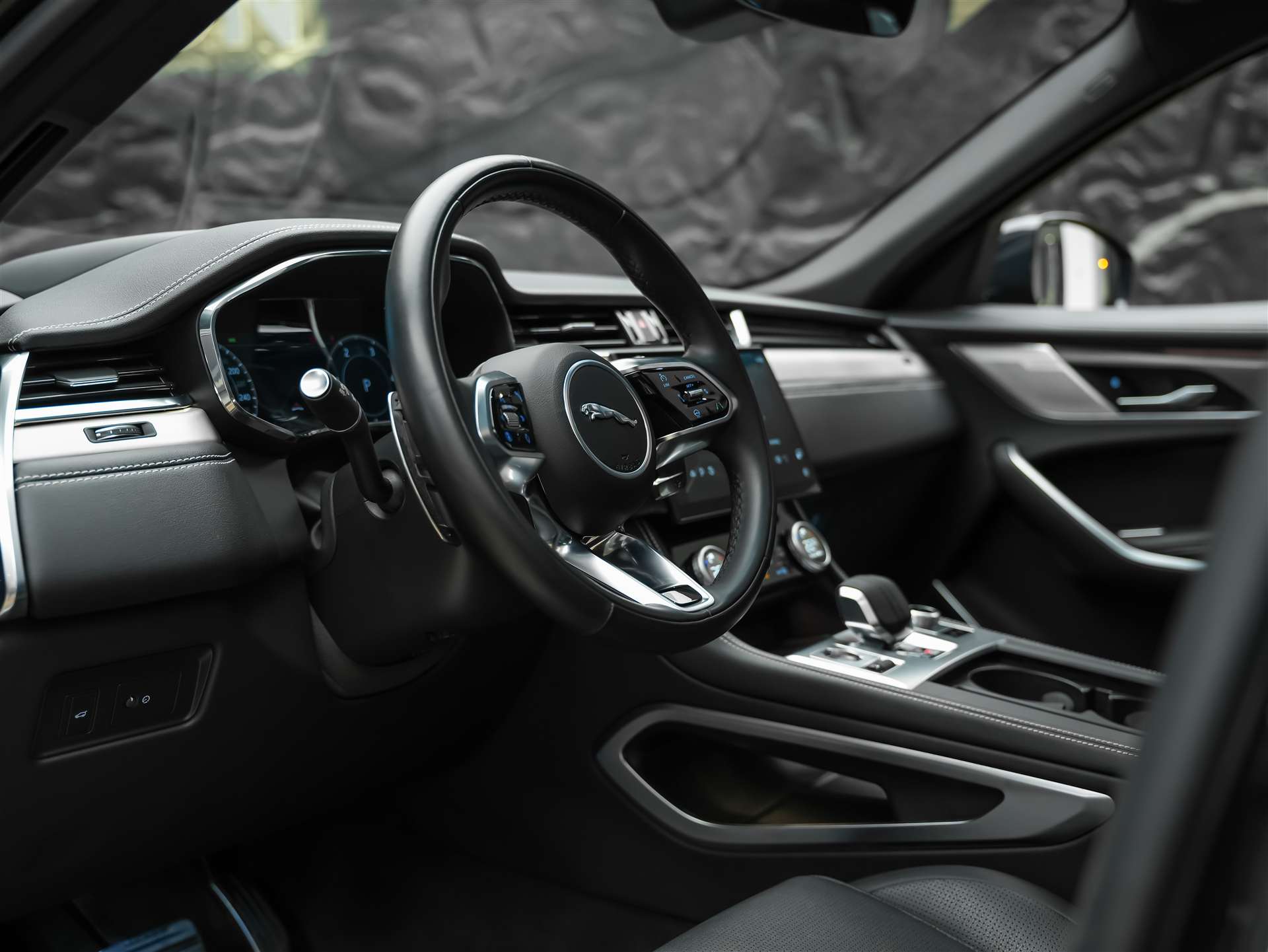 JAGUAR F-Pace 3.0 D I6 R-Dynamic SE AWD *Facelift*Panorama*Head-Up*-image-7