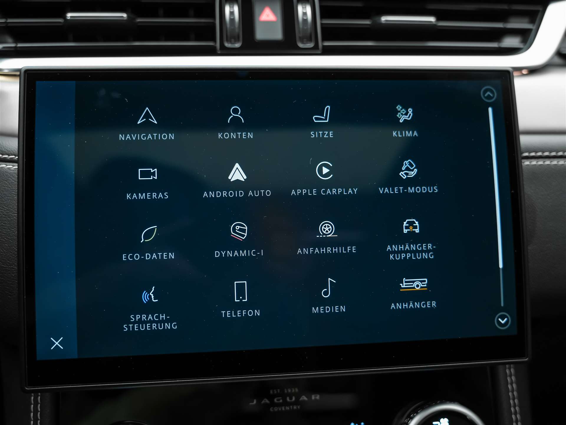 JAGUAR F-Pace 3.0 D I6 R-Dynamic SE AWD *Facelift*Panorama*Head-Up*-image-30