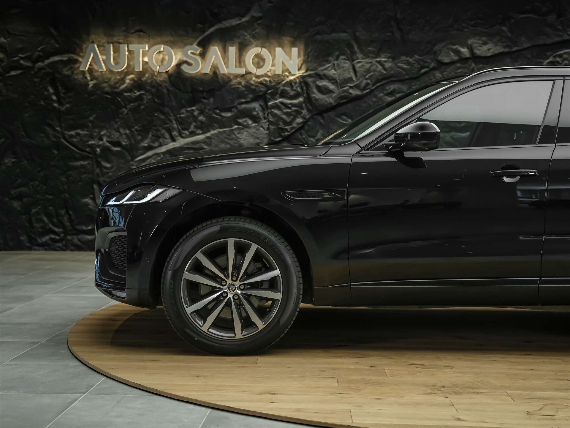 JAGUAR F-Pace 3.0 D I6 R-Dynamic SE AWD *Facelift*Panorama*Head-Up*-image-15