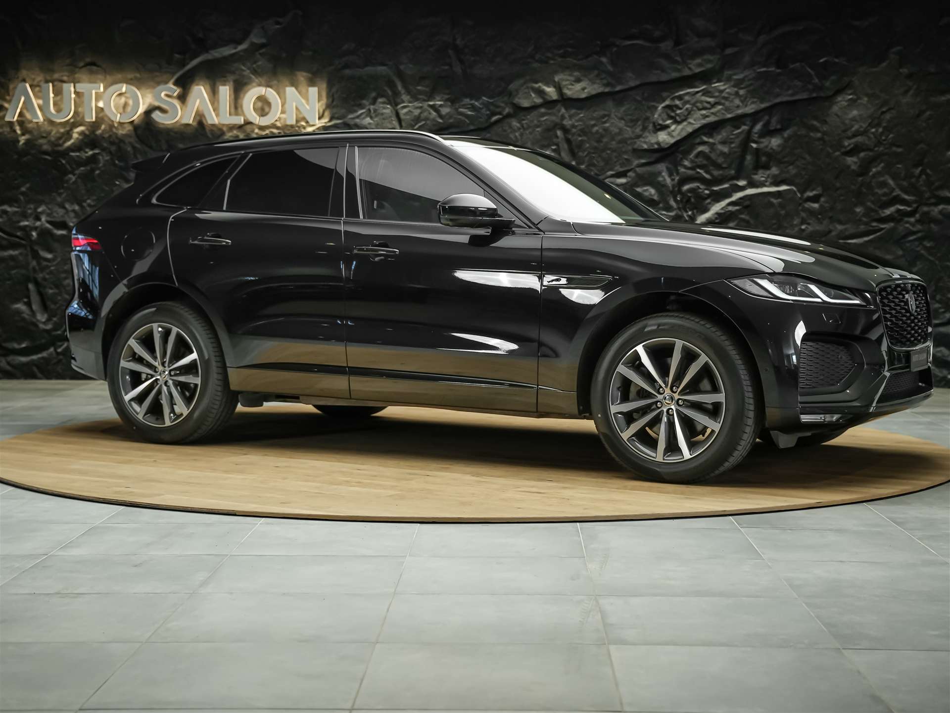 JAGUAR F-Pace 3.0 D I6 R-Dynamic SE AWD *Facelift*Panorama*Head-Up*-image-5