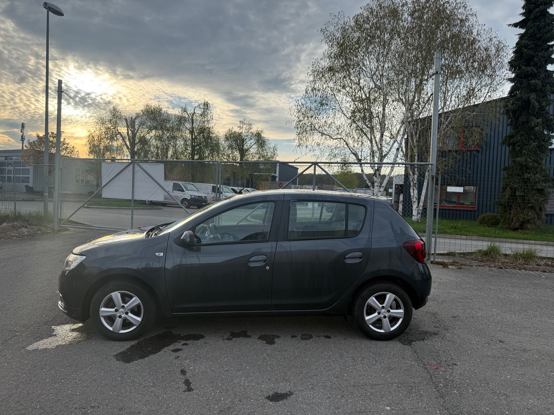 DACIA Sandero TCe 90 Lauréate Automatic-image-4
