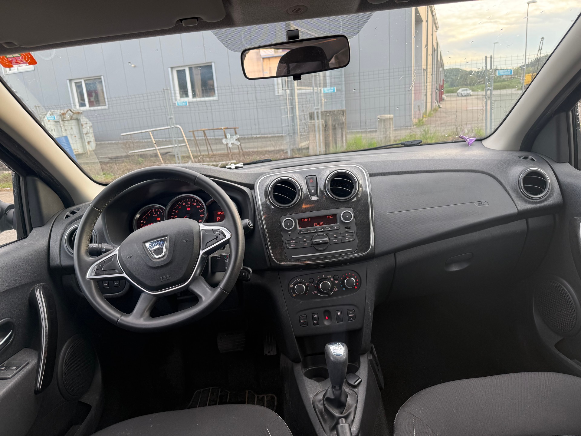 DACIA Sandero TCe 90 Lauréate Automatic-image-5