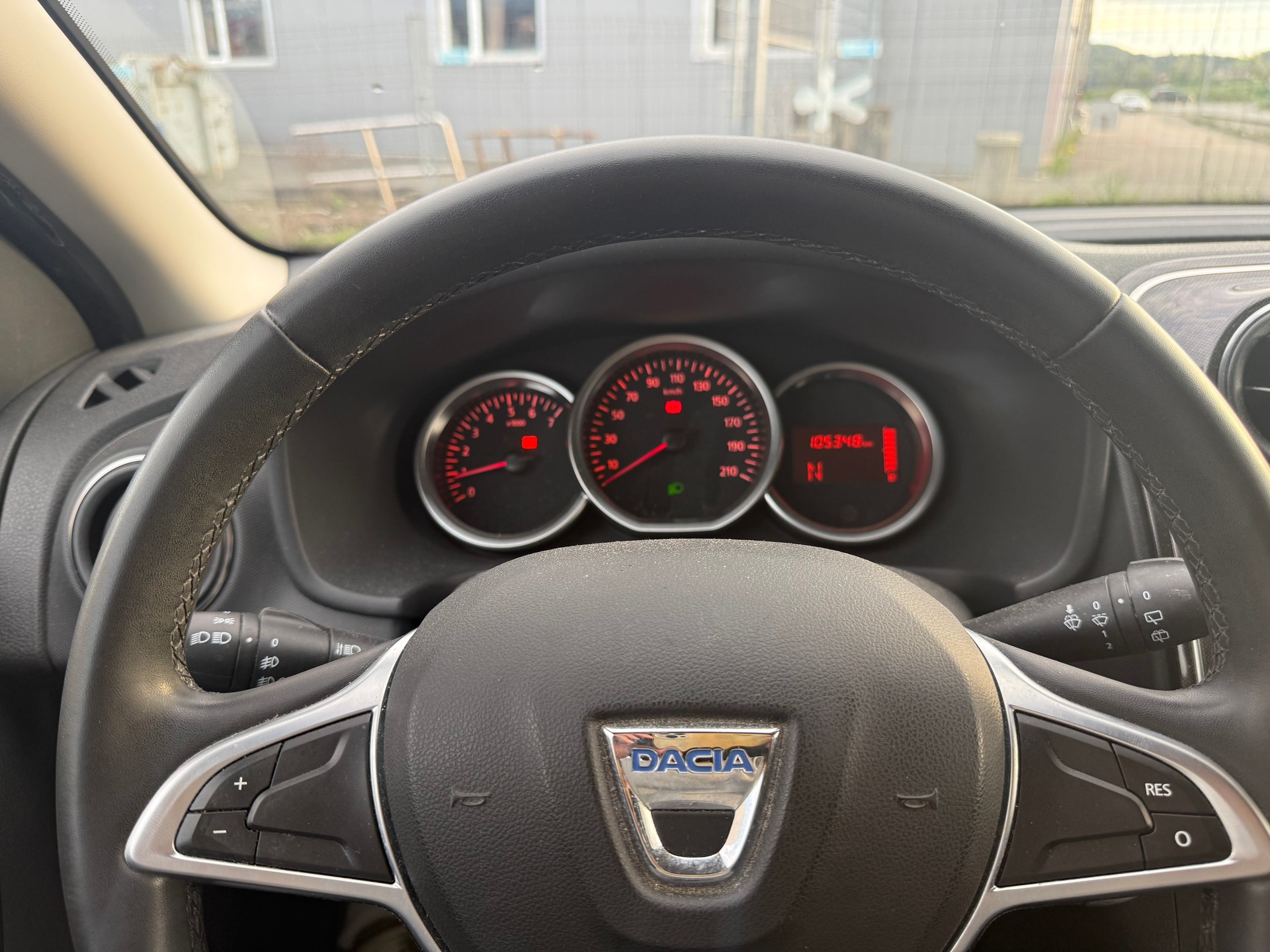 DACIA Sandero TCe 90 Lauréate Automatic-image-6