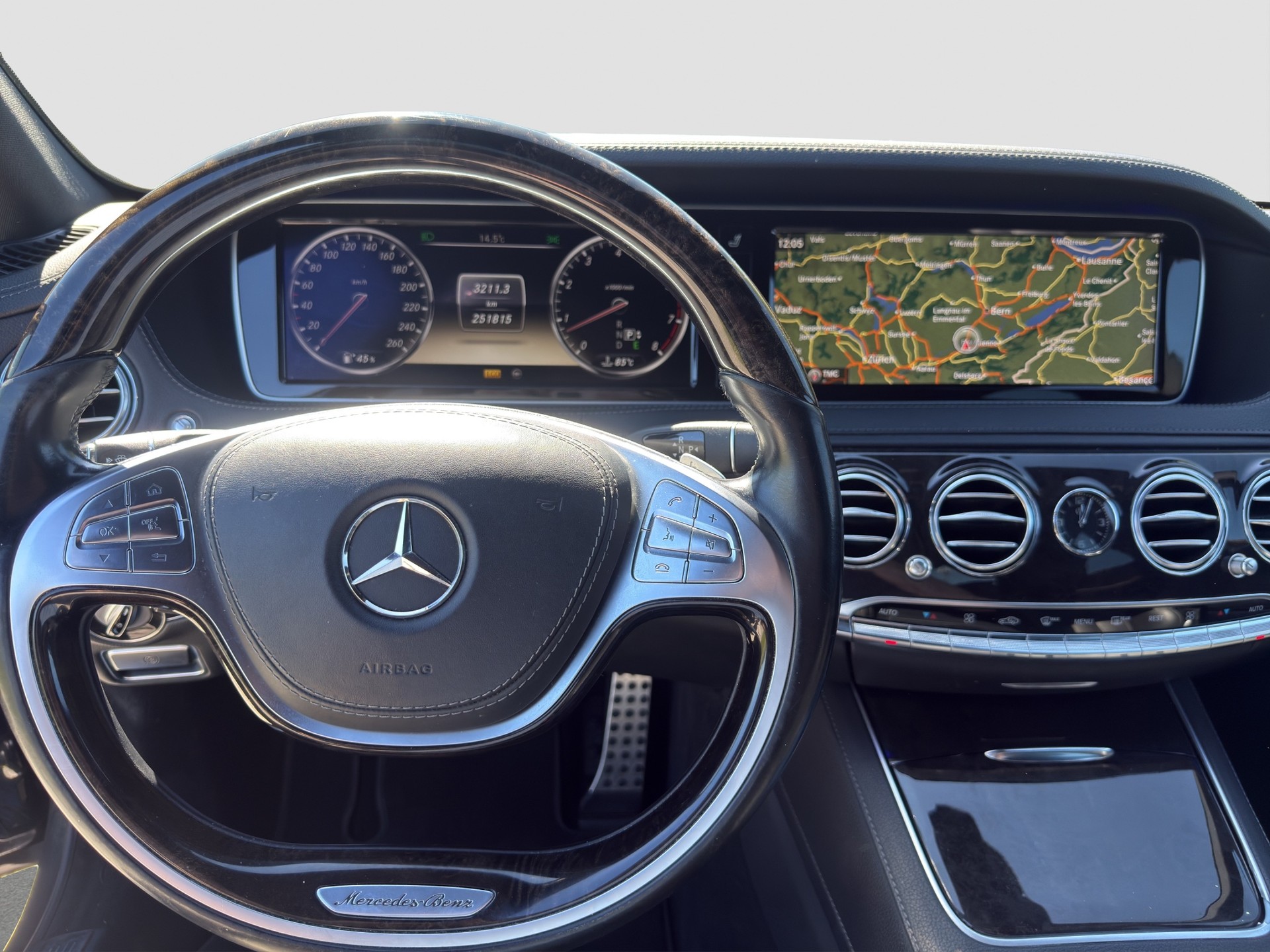 MERCEDES-BENZ S 500 7G-Tronic ** AMG Line ** CH Fahrzeug **-image-14