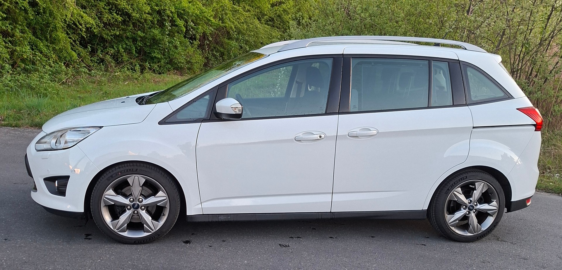 FORD Grand C-Max 1.0 SCTi Family-Edition-image-1