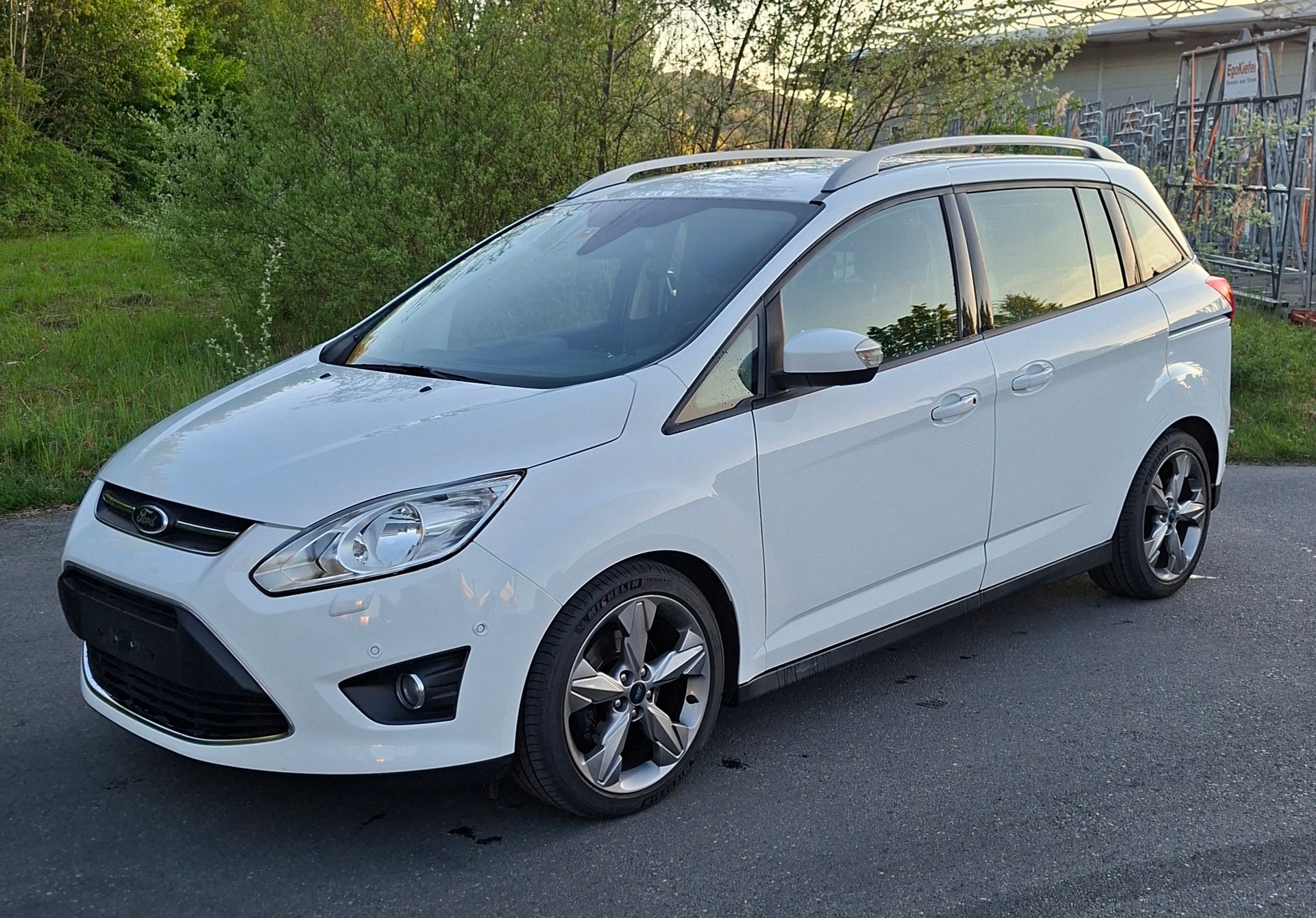 FORD Grand C-Max 1.0 SCTi Family-Edition-image-0