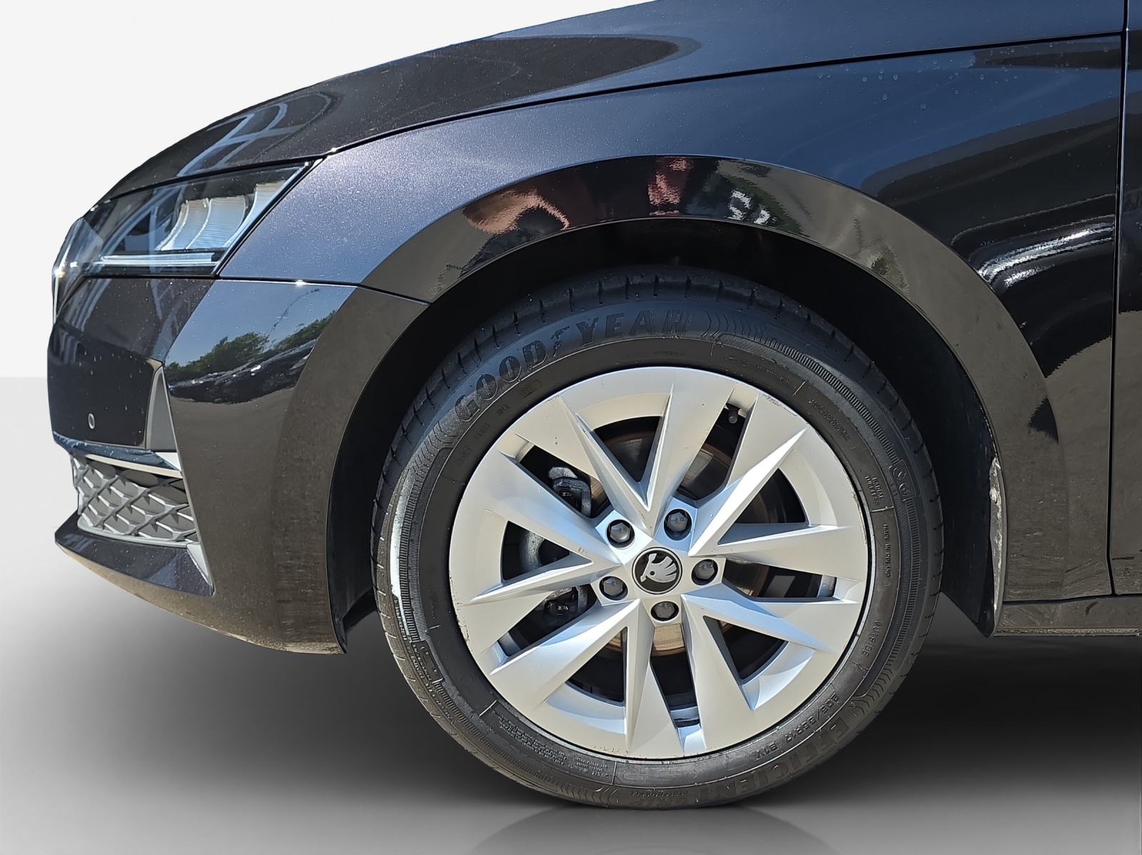 SKODA Octavia Combi 1.5 TSI mHEV DSG Dynamic-image-13