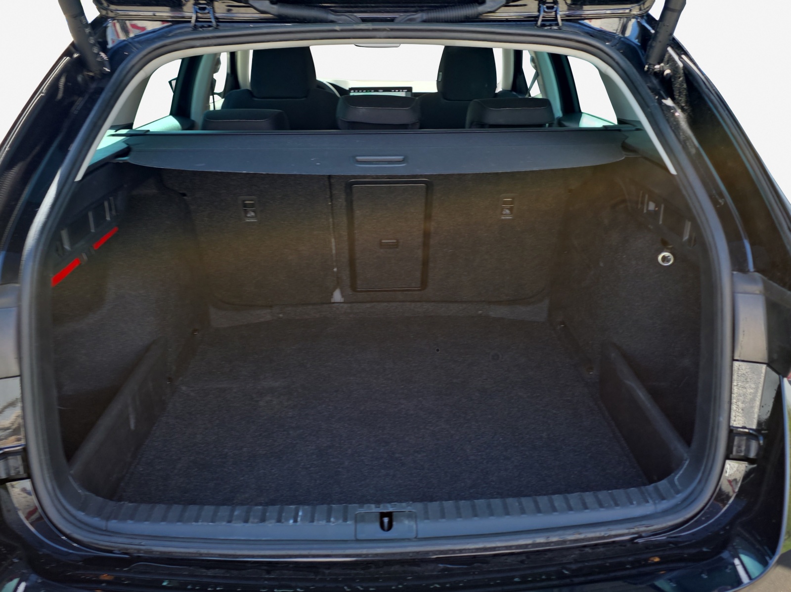 SKODA Octavia Combi 1.5 TSI mHEV DSG Dynamic-image-12