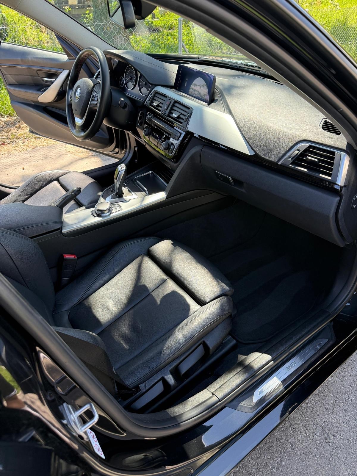 BMW 320d xDrive Touring Edition Sport Line Steptronic-image-6