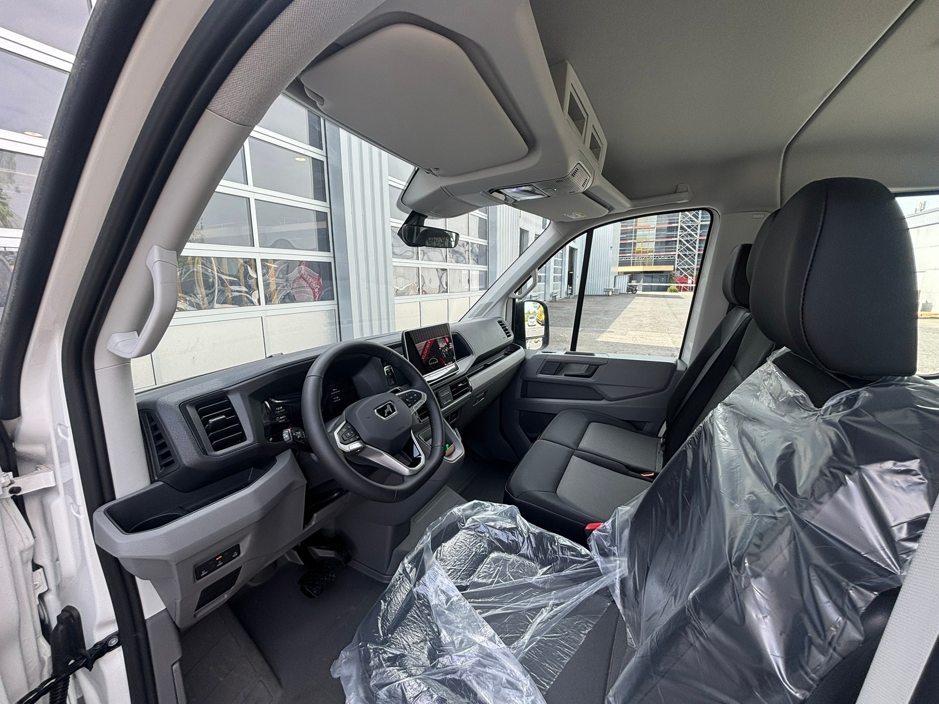 MAN TGE 3.180 4x4l Standard A-image-7