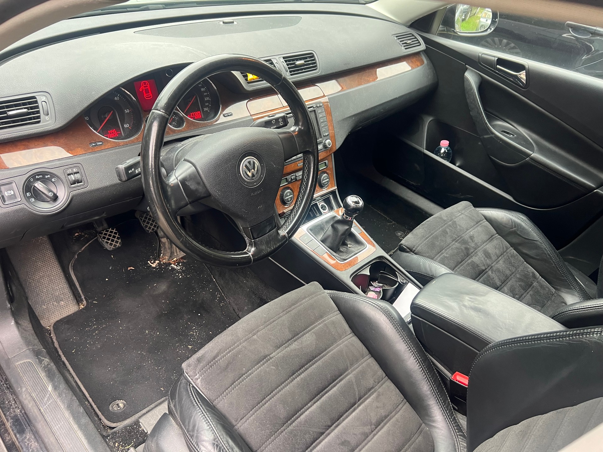 VW Passat Variant 2.0 TDI Trendline-image-8