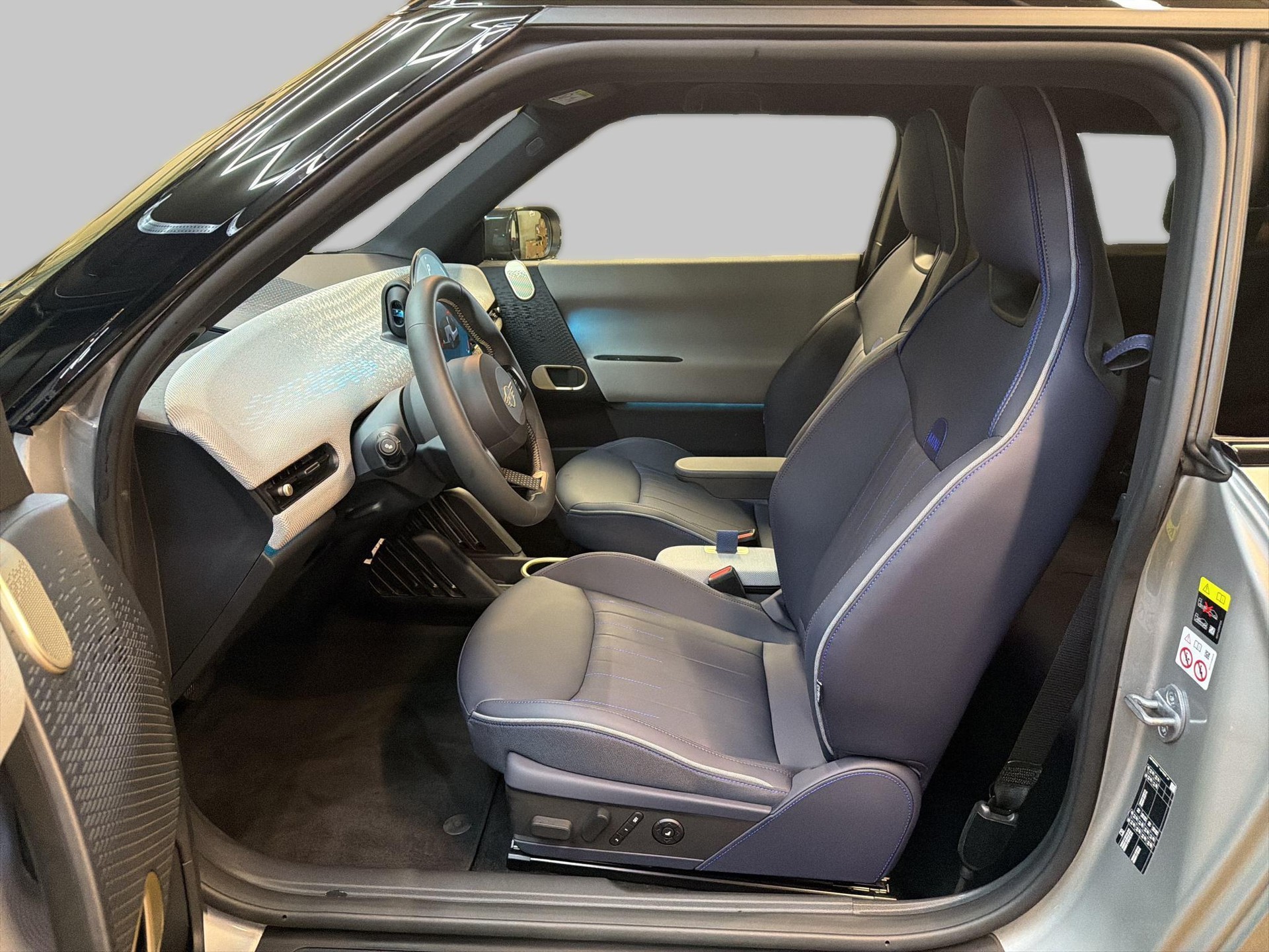 MINI Cooper SE-image-13