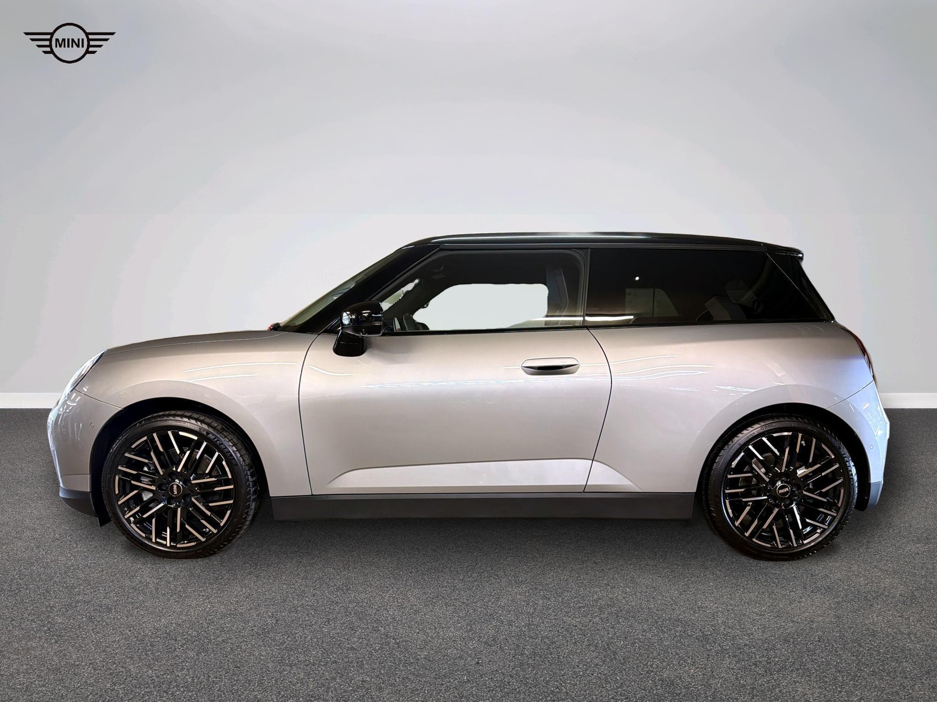 MINI Cooper SE-image-1