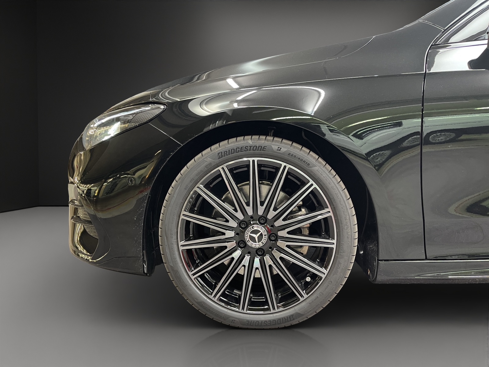 MERCEDES-BENZ CLA 350 4MATIC Shooting Brake with EQ Technology-image-5