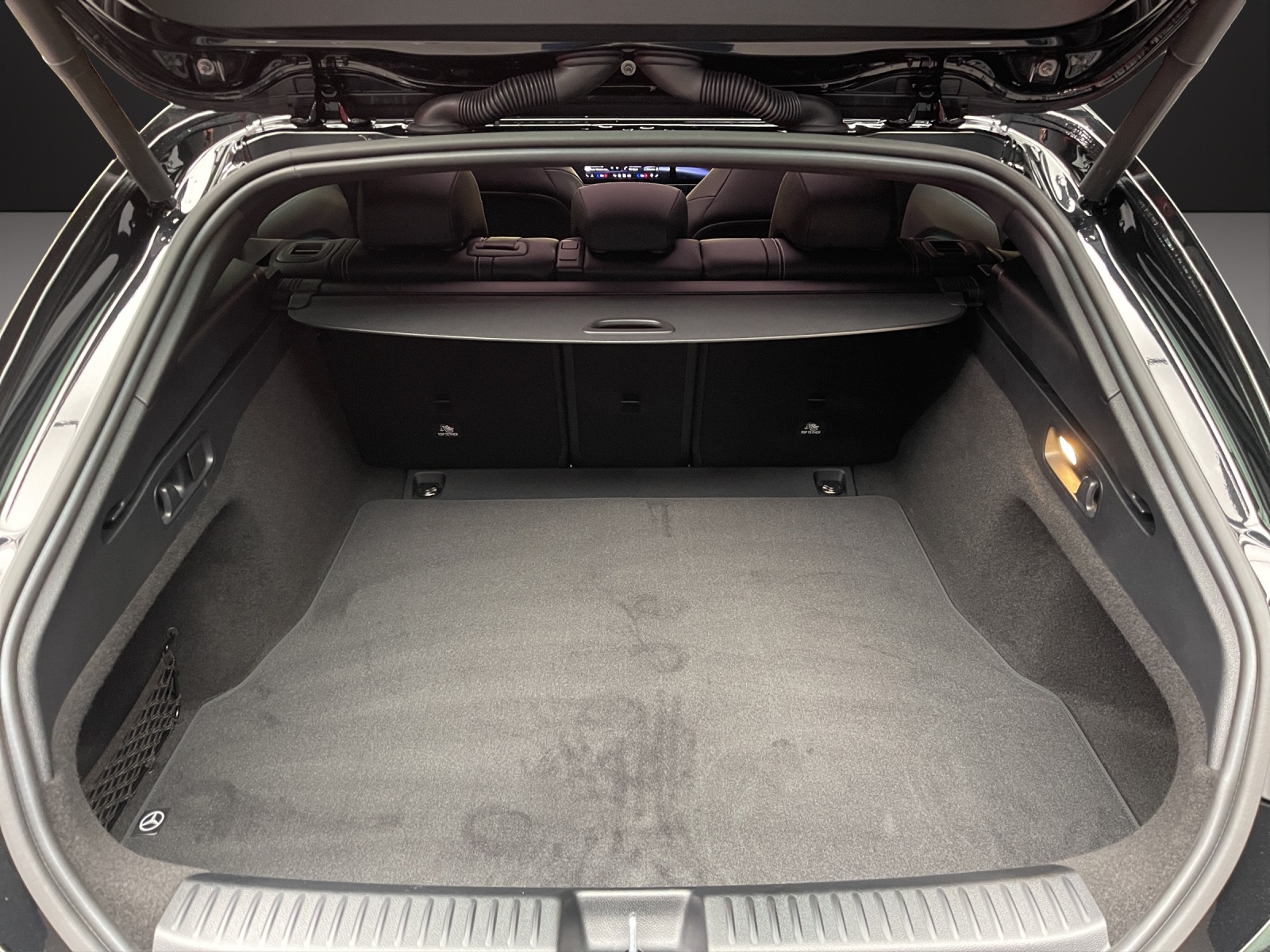 MERCEDES-BENZ CLA 350 4MATIC Shooting Brake with EQ Technology-image-11