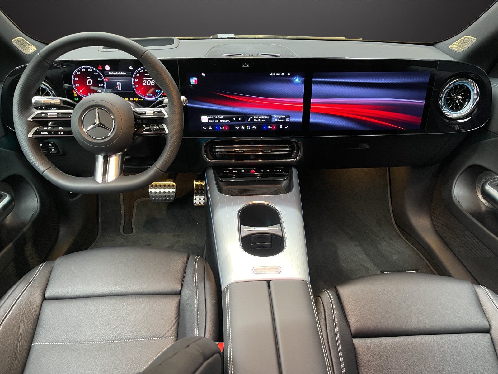 MERCEDES-BENZ CLA 350 4MATIC Shooting Brake with EQ Technology-image-6
