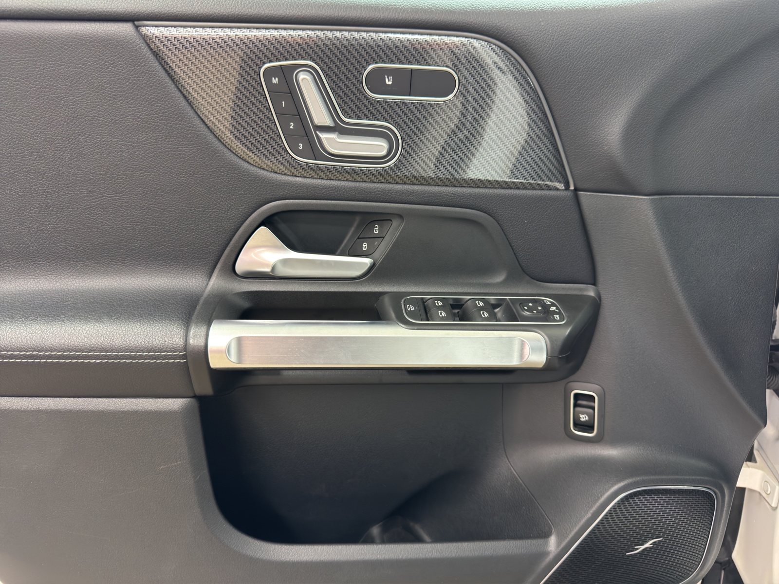 MERCEDES-BENZ GLB 35 AMG 4 MATIC-image-12