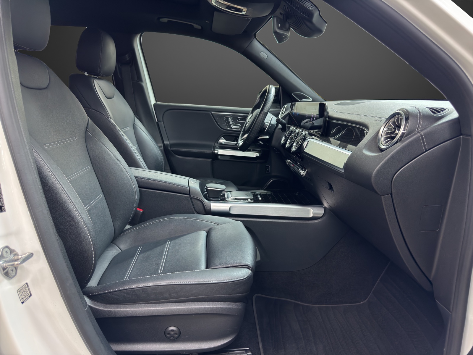 MERCEDES-BENZ GLB 35 AMG 4 MATIC-image-11
