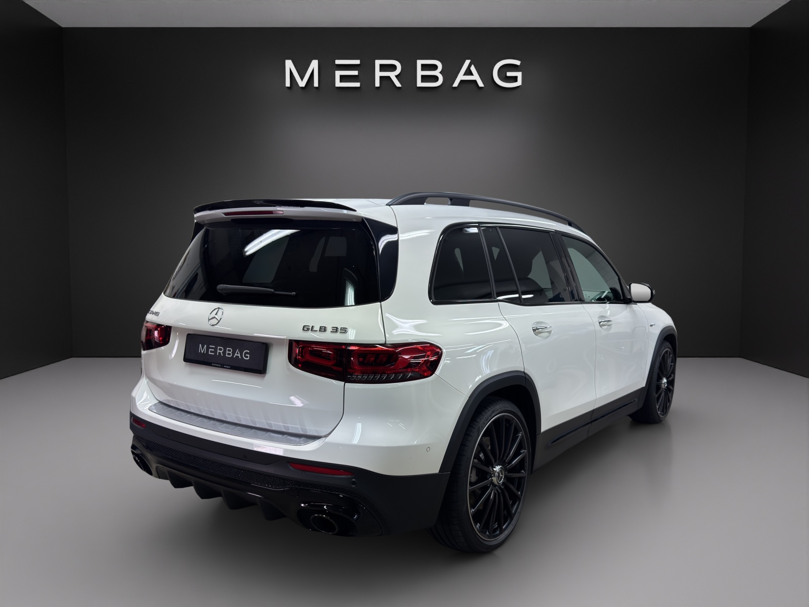 MERCEDES-BENZ GLB 35 AMG 4 MATIC-image-4