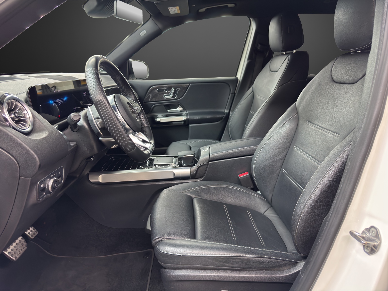 MERCEDES-BENZ GLB 35 AMG 4 MATIC-image-9