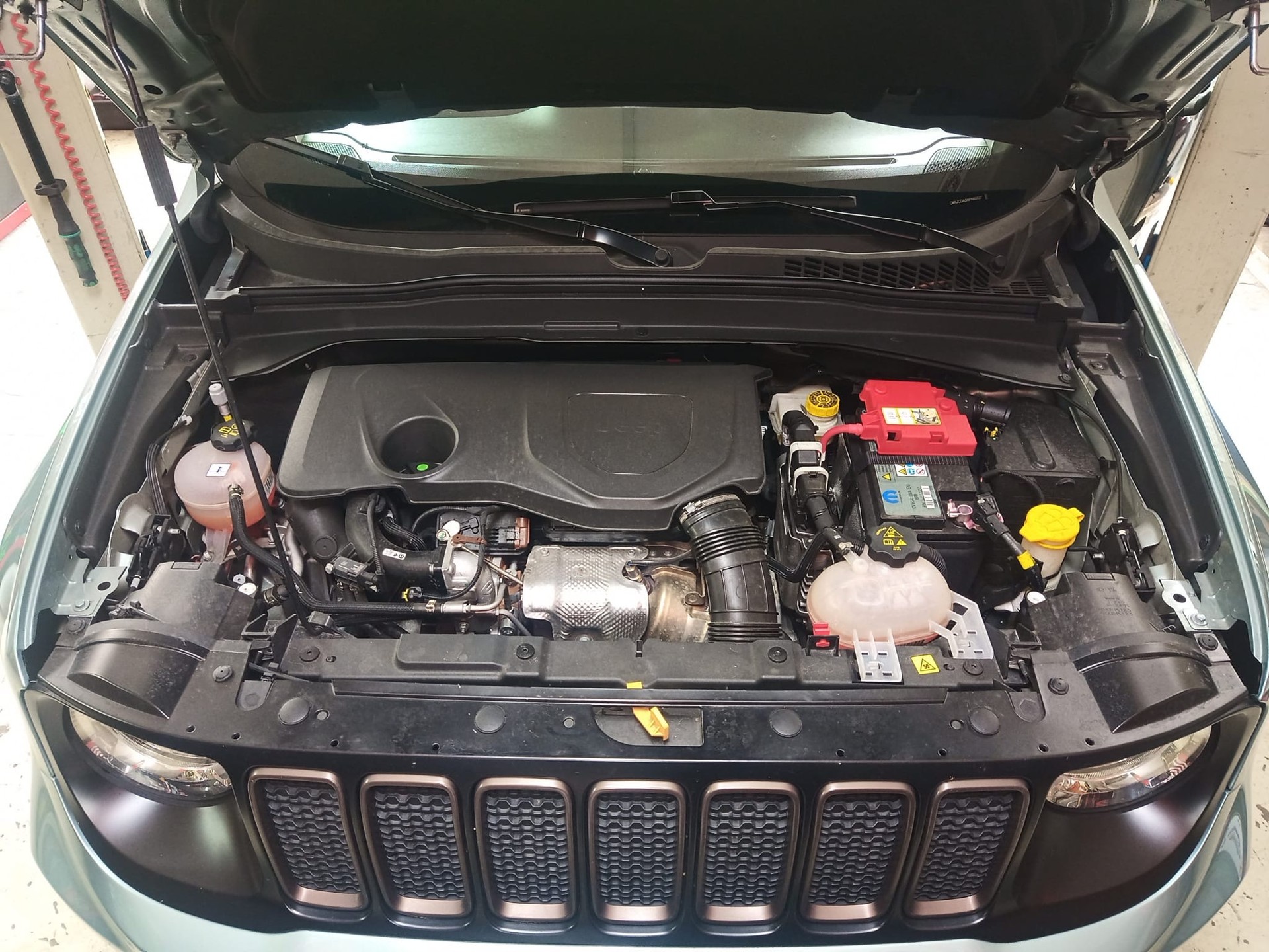 JEEP Renegade 1.5 Turbo Upland Plus MHEV-image-10