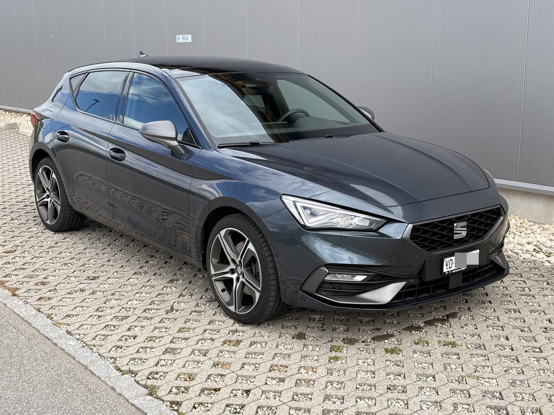 SEAT 1.4 eHybrid Hola FR DSG-image-1