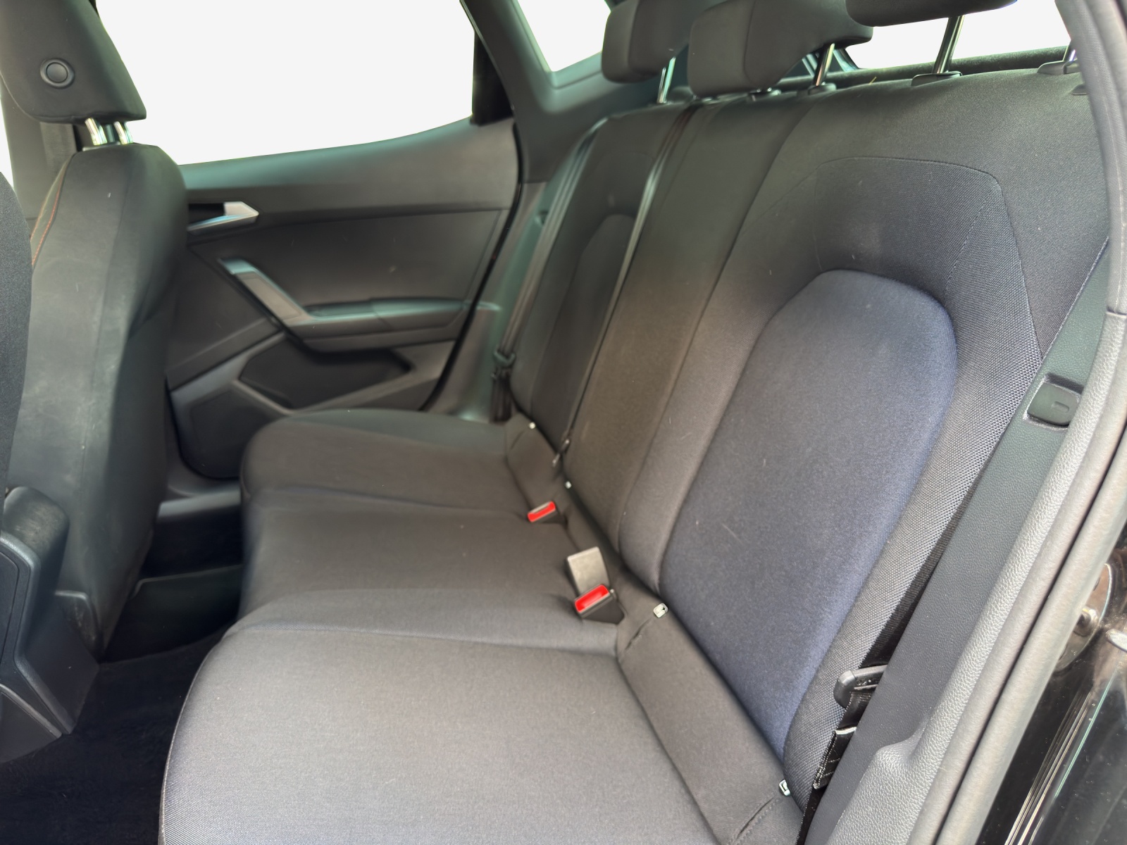 SEAT Arona 1.5 Eco TSI Hola FR DSG-image-11