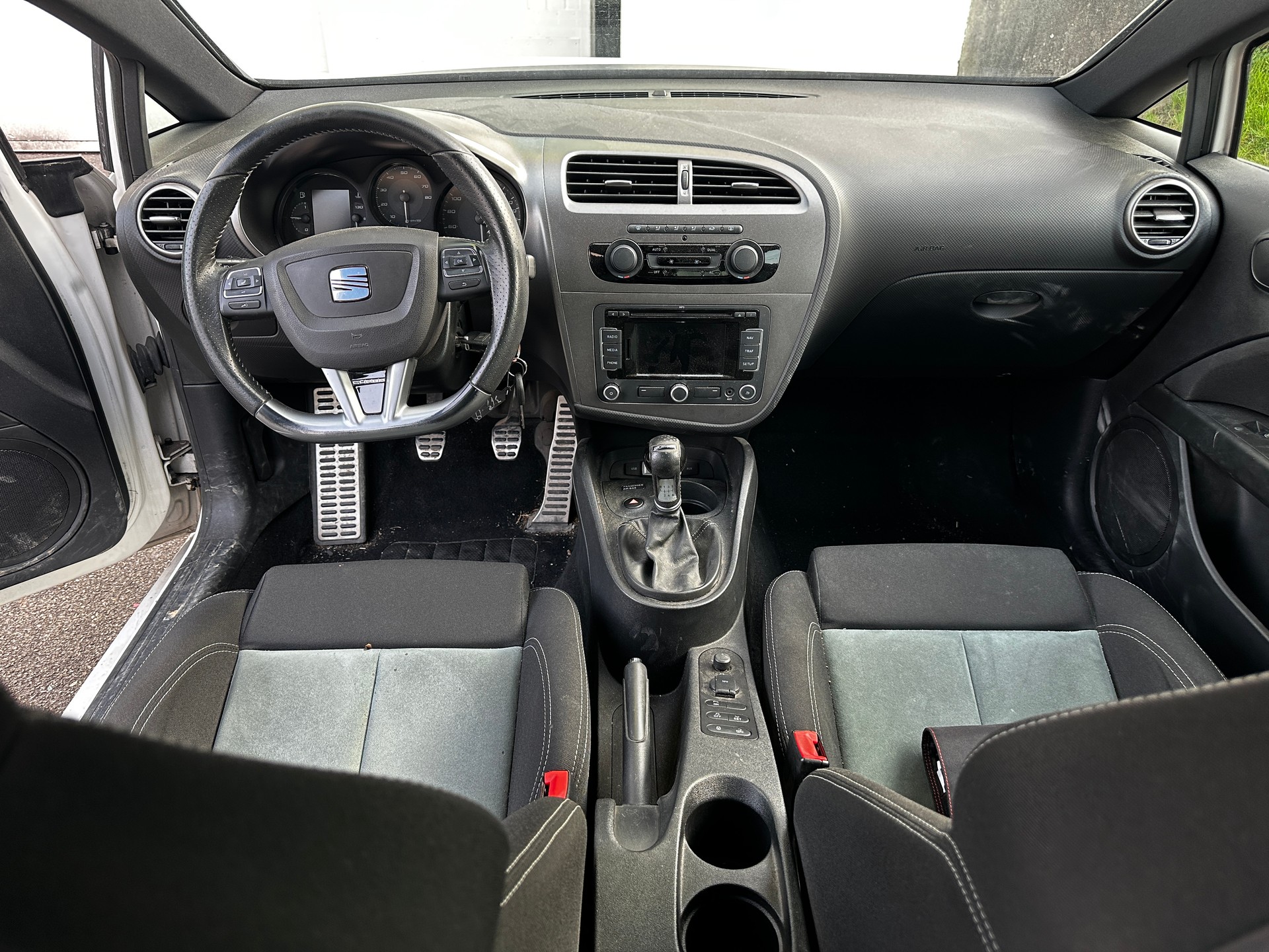 SEAT Leon 2.0 TSI Cupra R-image-9