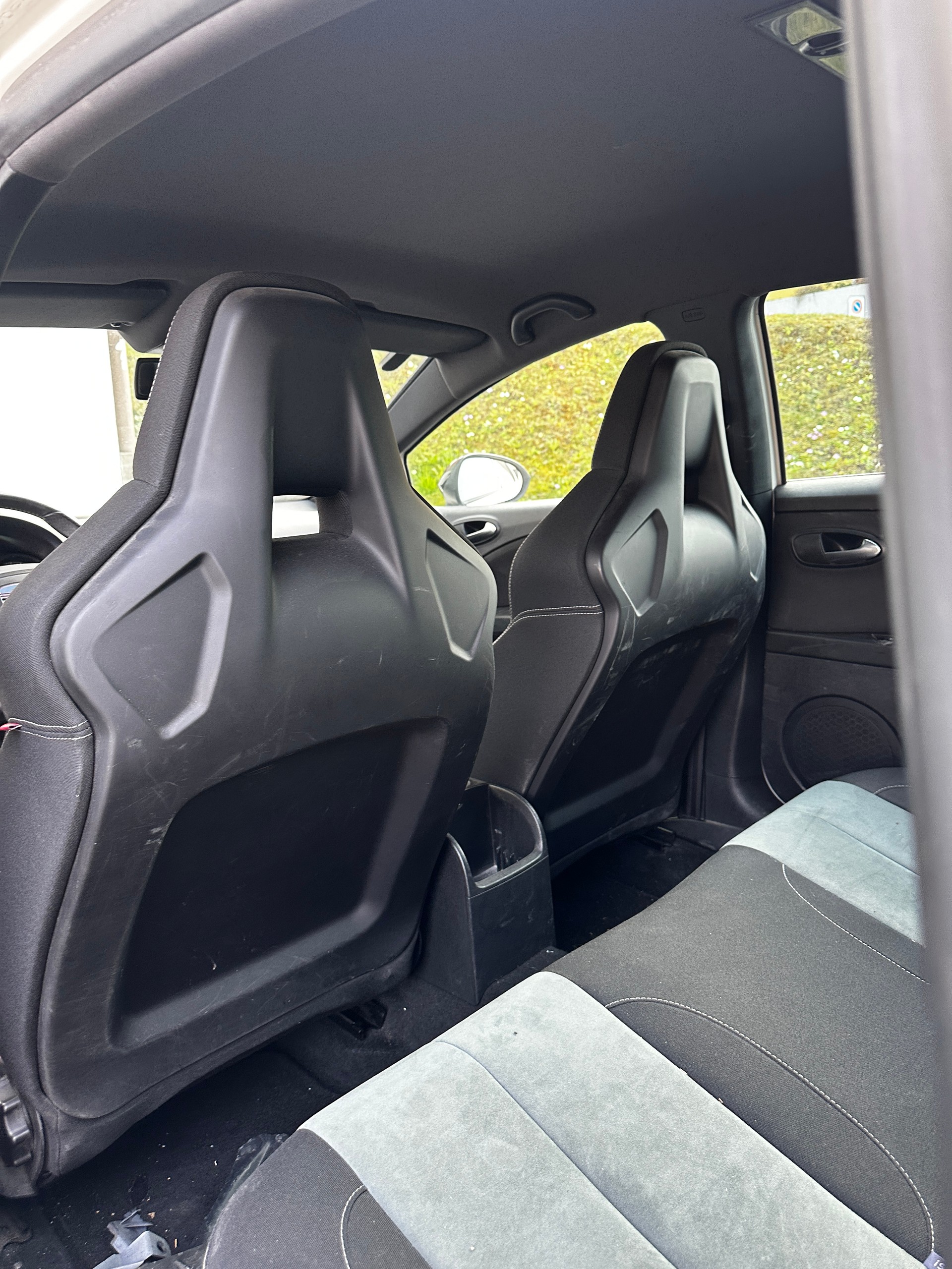 SEAT Leon 2.0 TSI Cupra R-image-12